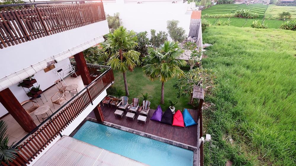 The Paving Guest house 3*