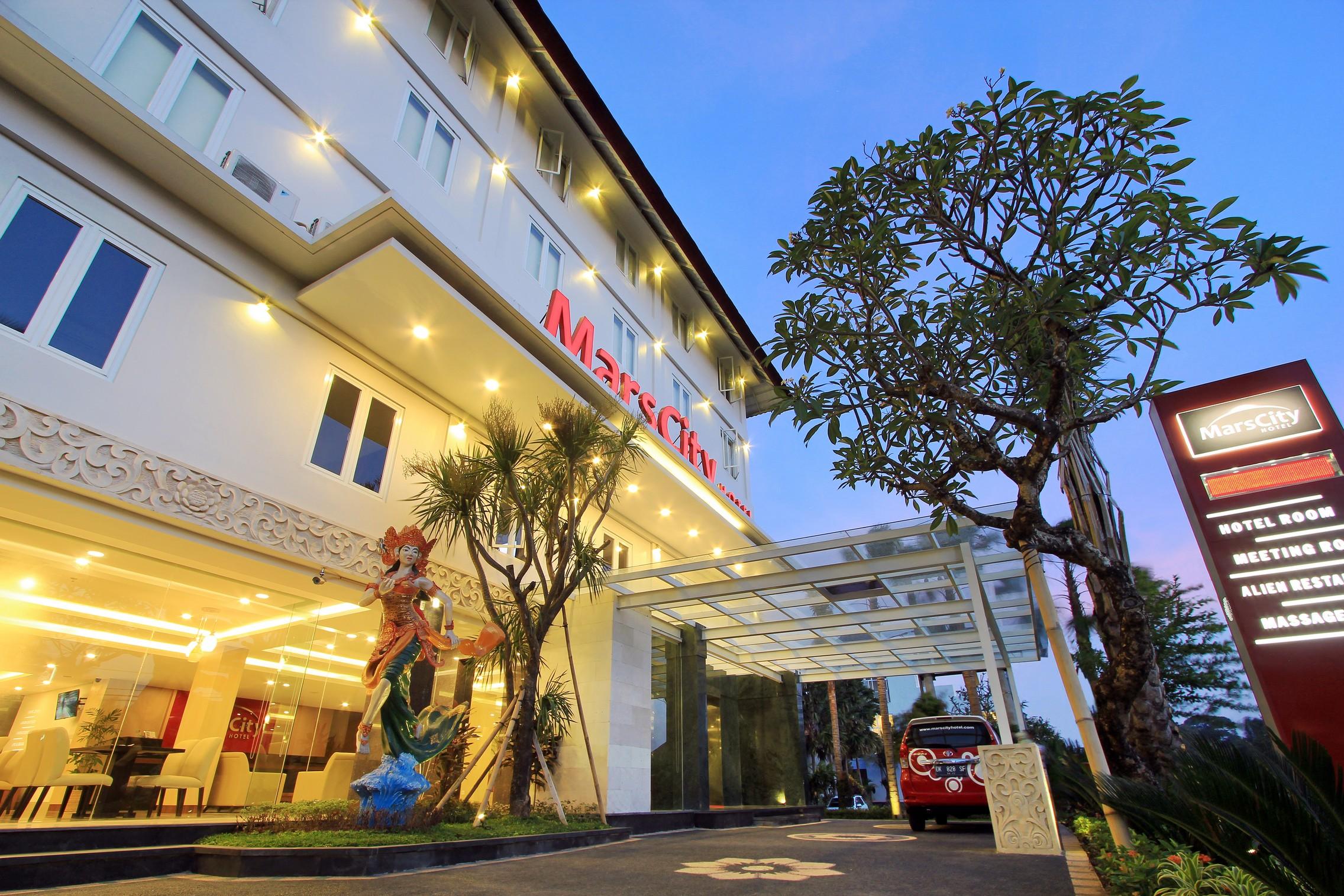 Mars Hotel 3*