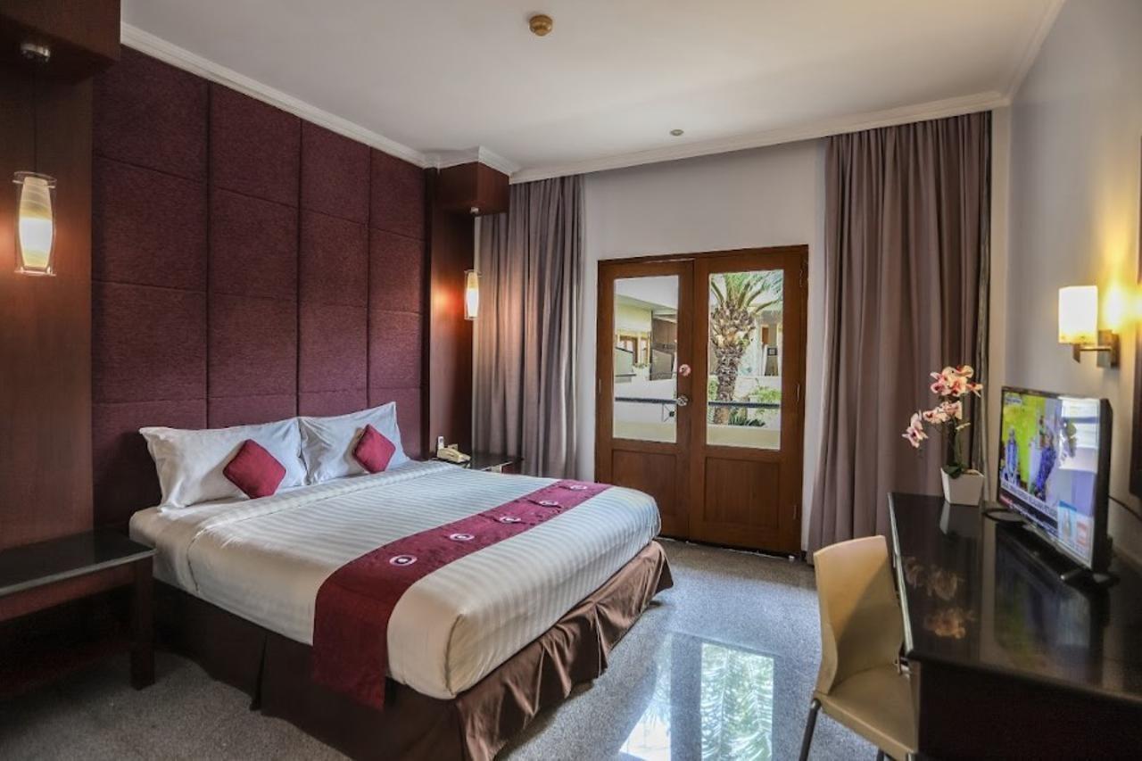 Hotel Famous Kuta Formerly Permata Kuta