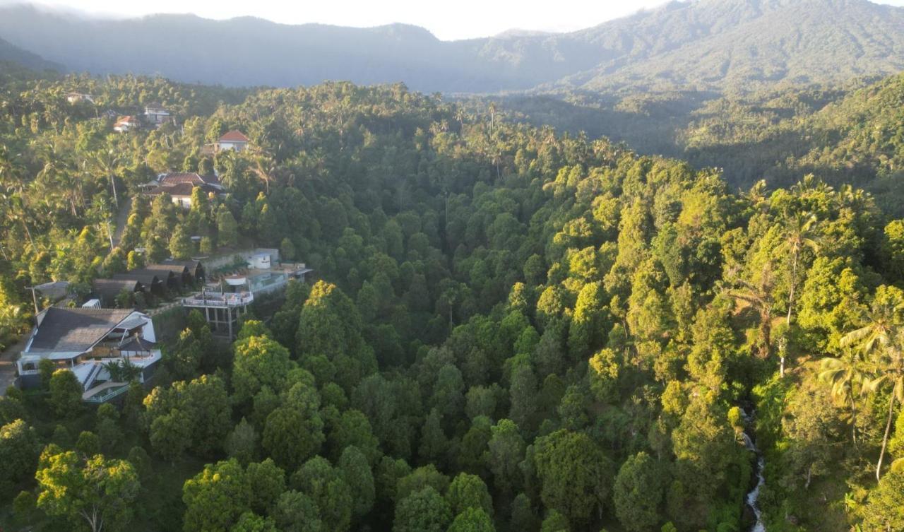 Munduk Kupang Sekumpul Hotel Singaraja (Bali)