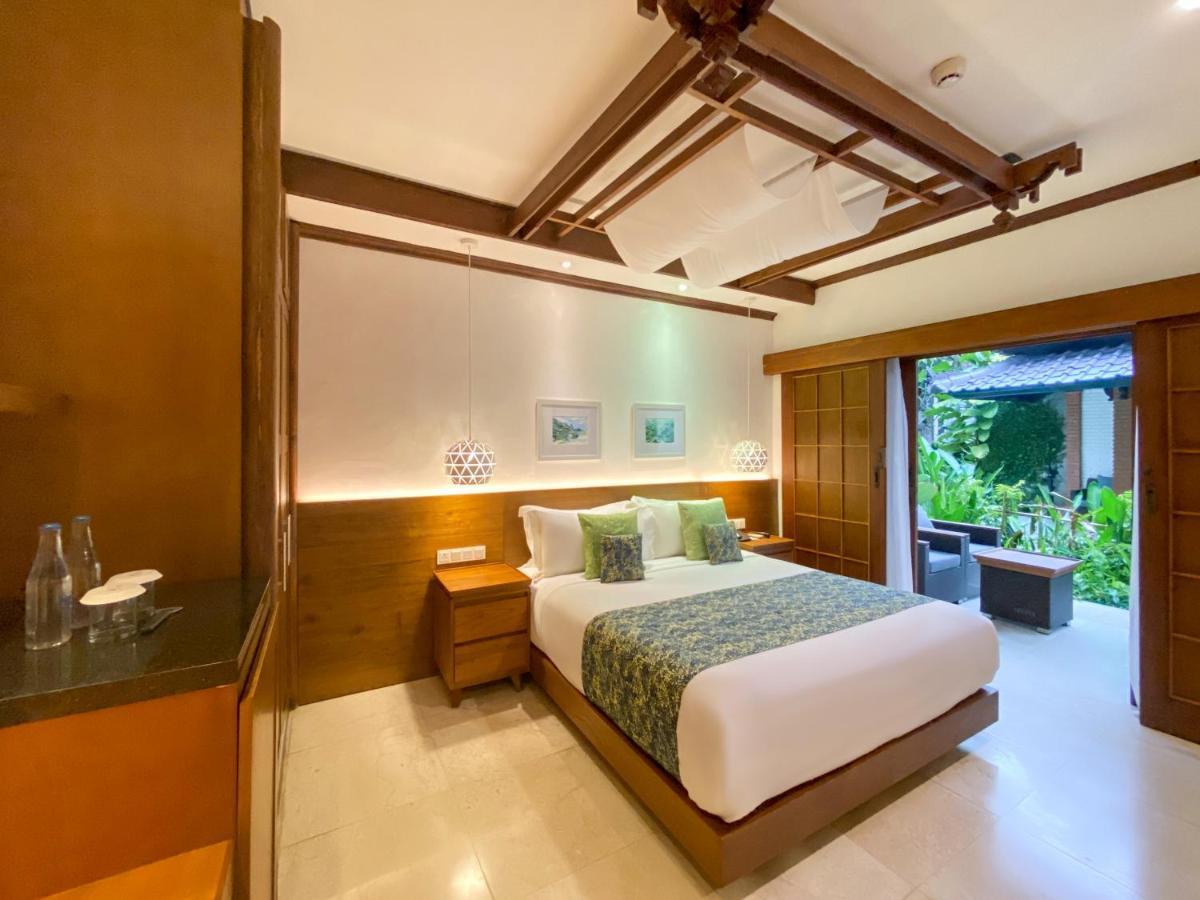 Resor Candi & 4*