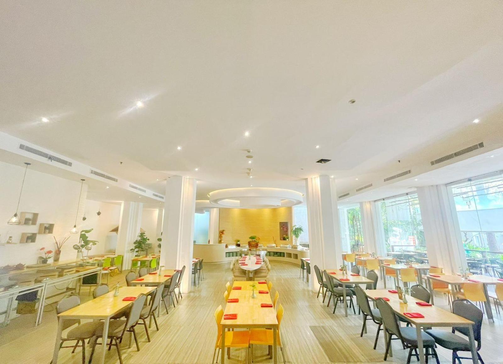 Harris & Residences Sunset Road