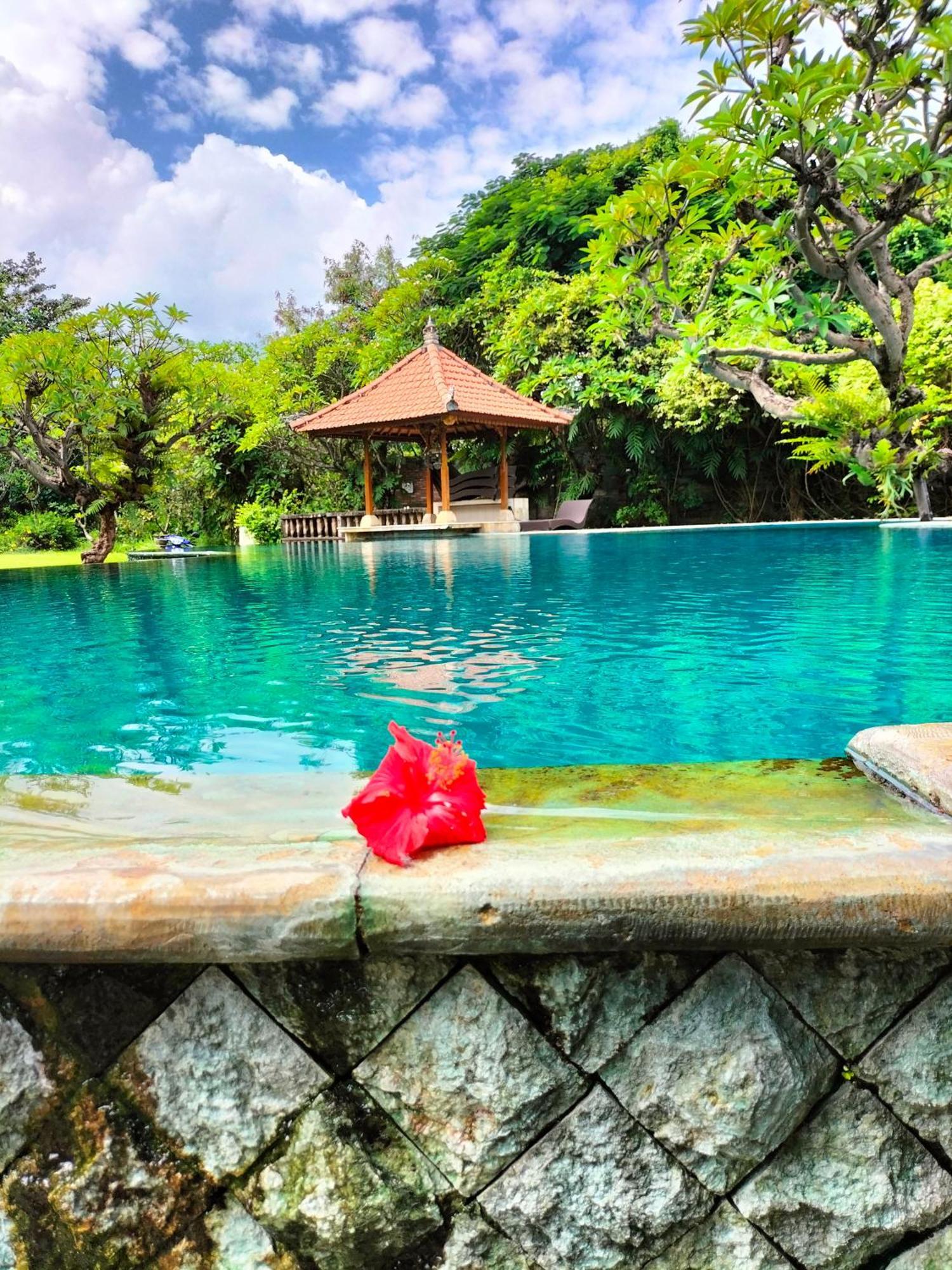 Resor Seaside Lovina (Bali)