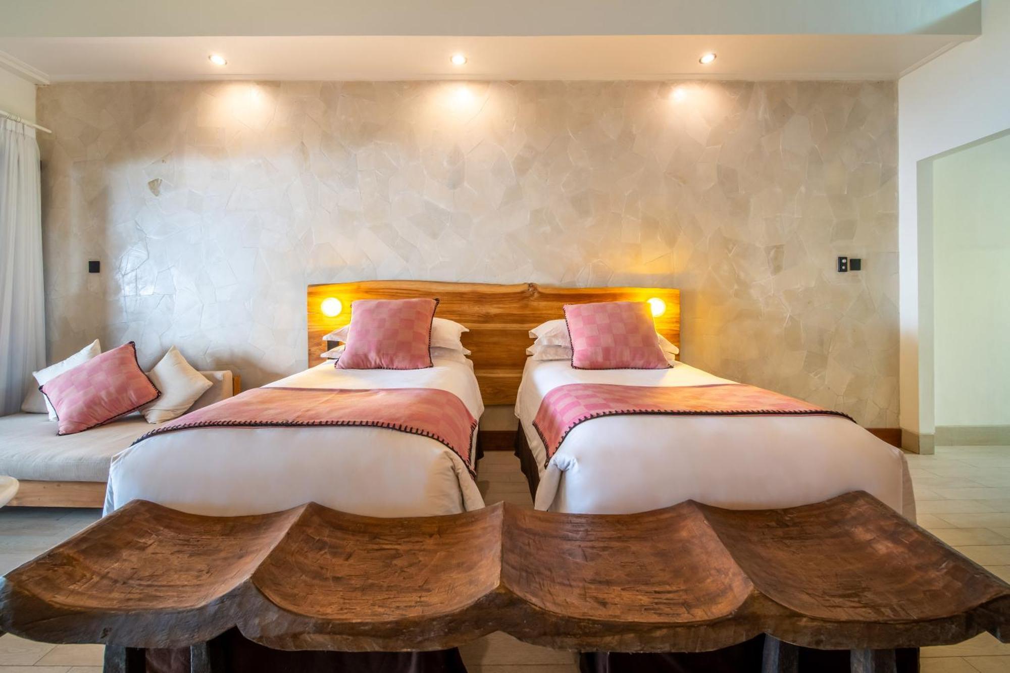 Bombora Medewi Hotel 4*