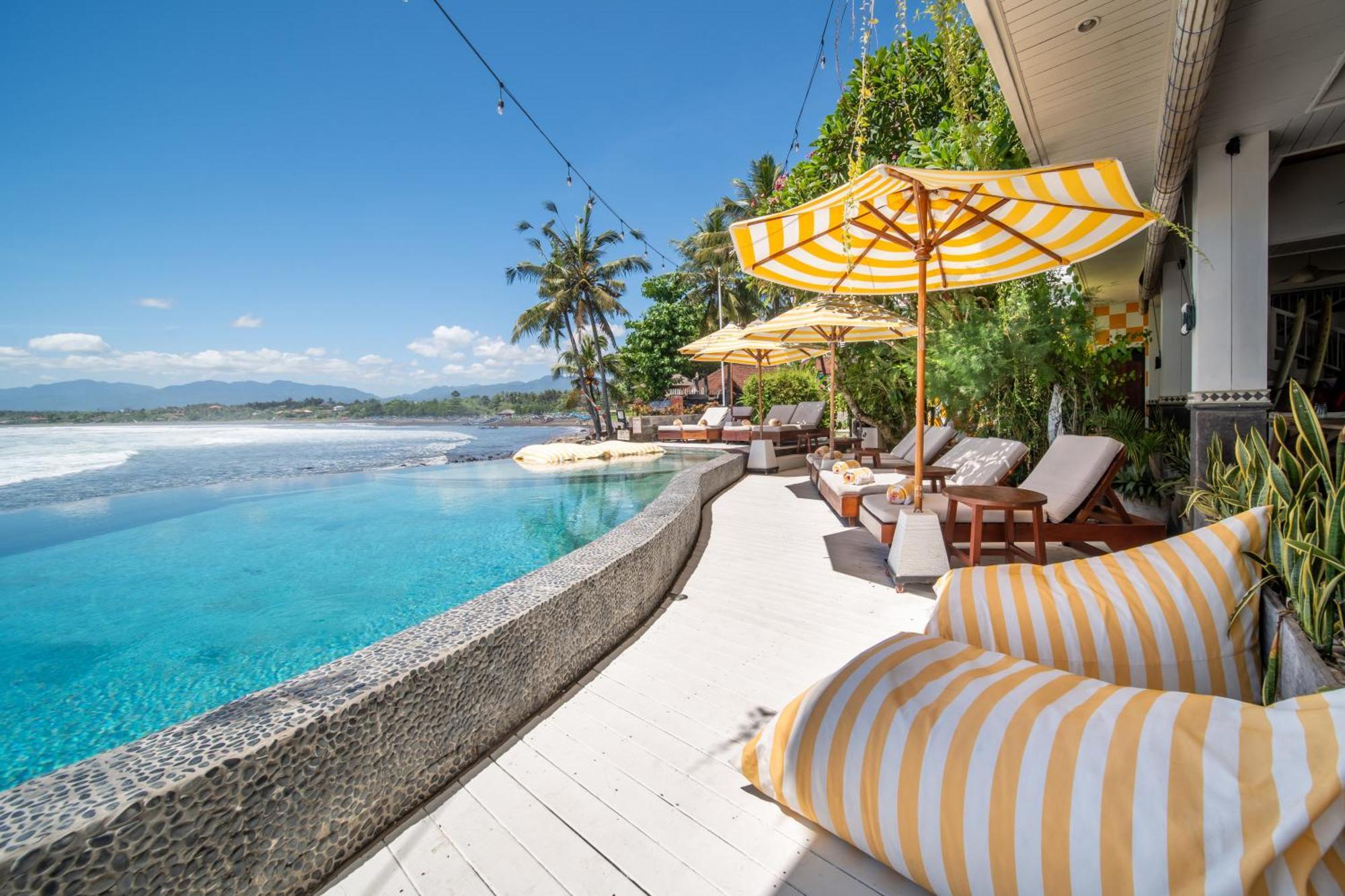 Bombora Medewi Hotel 4*
