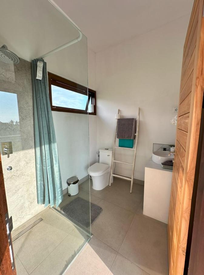 Bed & Breakfast Three Palms Surf & Medewi *
