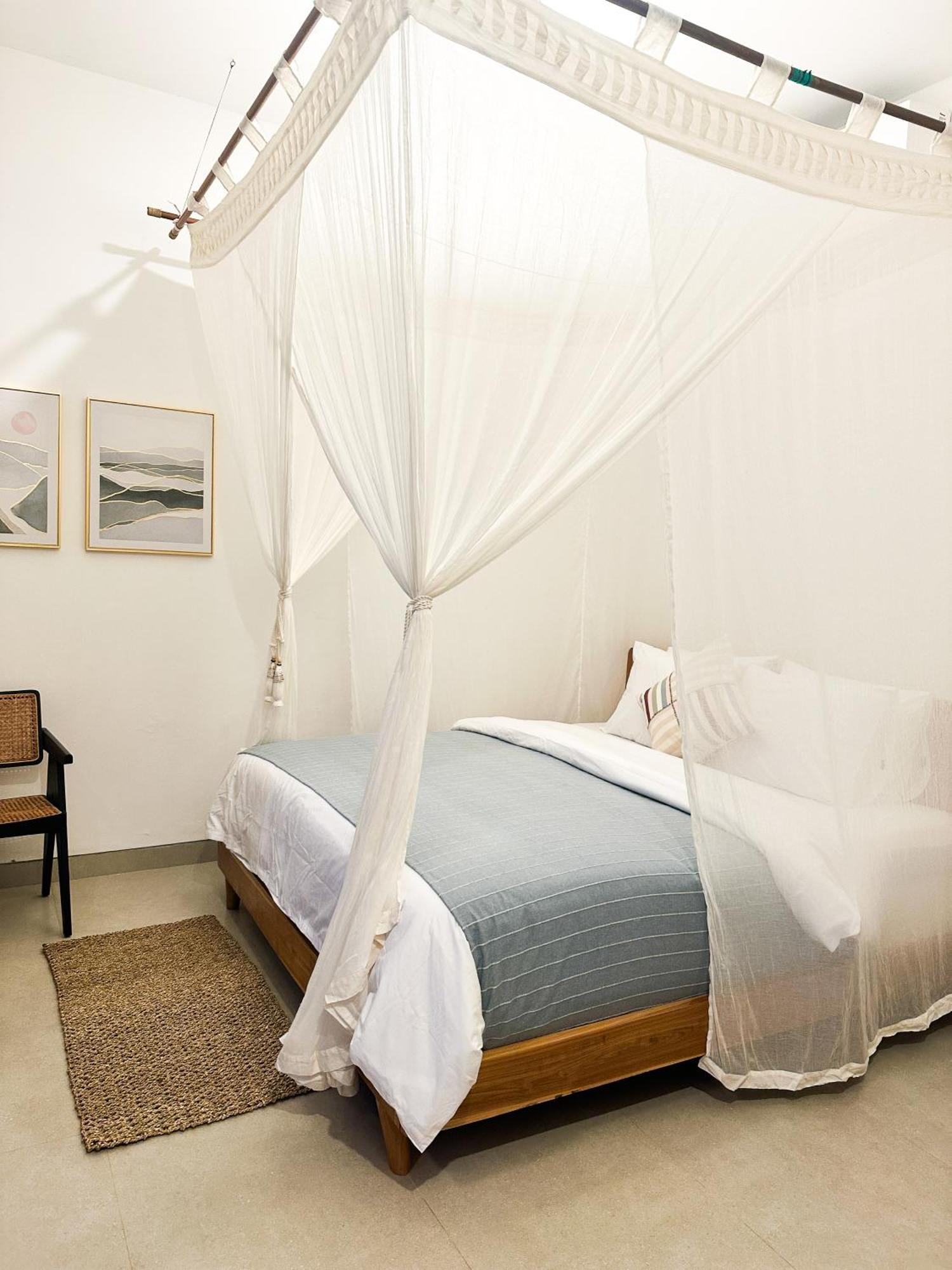 Three Palms Surf & Medewi Bed & Breakfast Airsatang