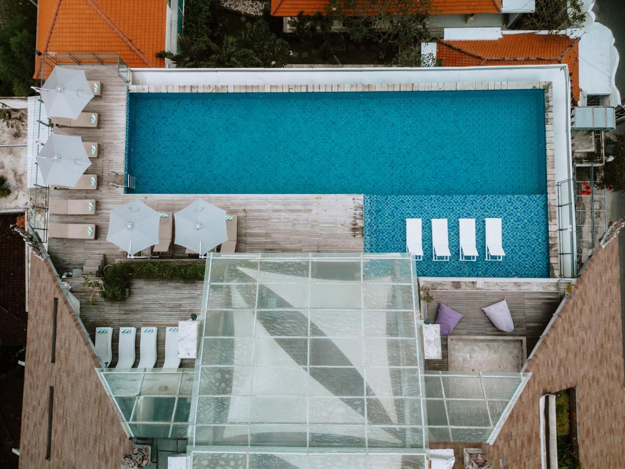 Hotel Artotel Bali 4*