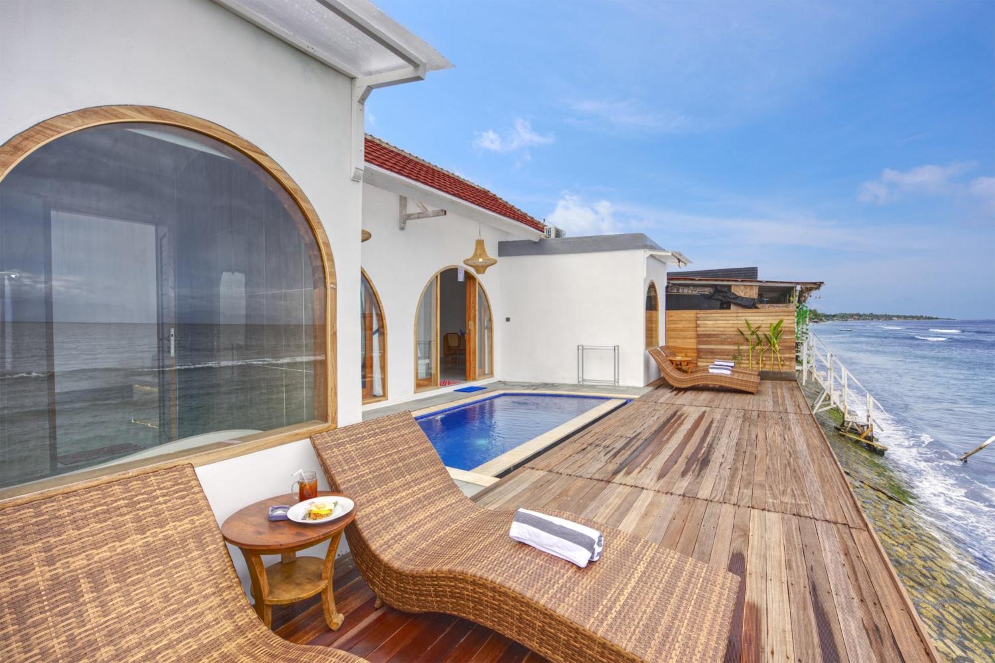 Villa Moontana Beachfront Batununggul