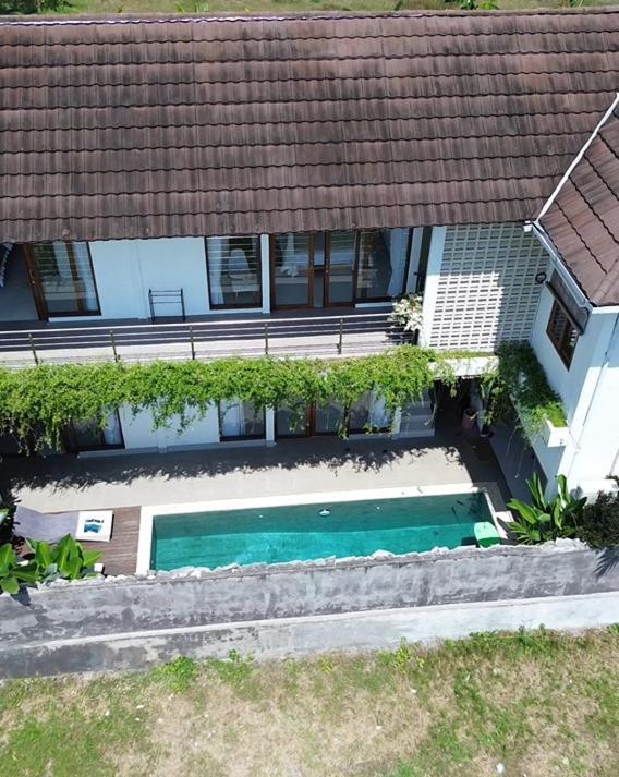 Bed & Breakfast Three Palms Surf & Medewi Airsatang