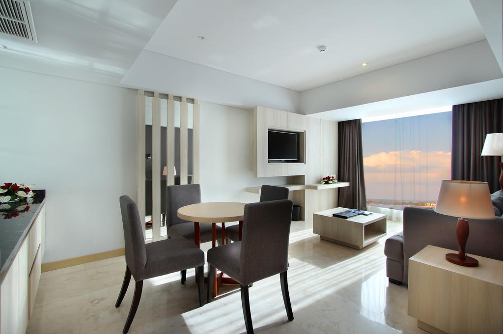 Hotel Grand Sovereign Kuta Bali 4*