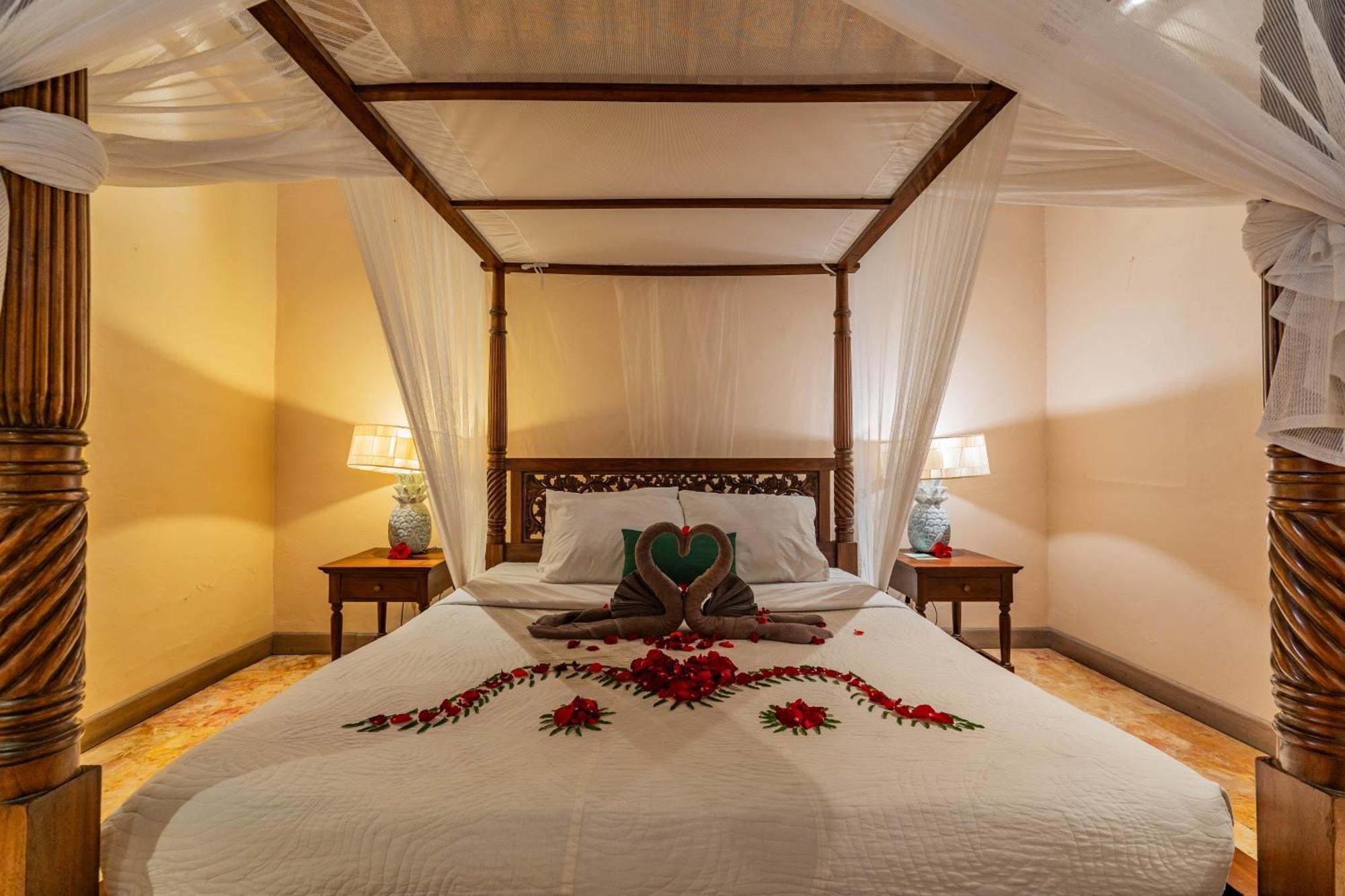 Honeymoon Guest house 3*