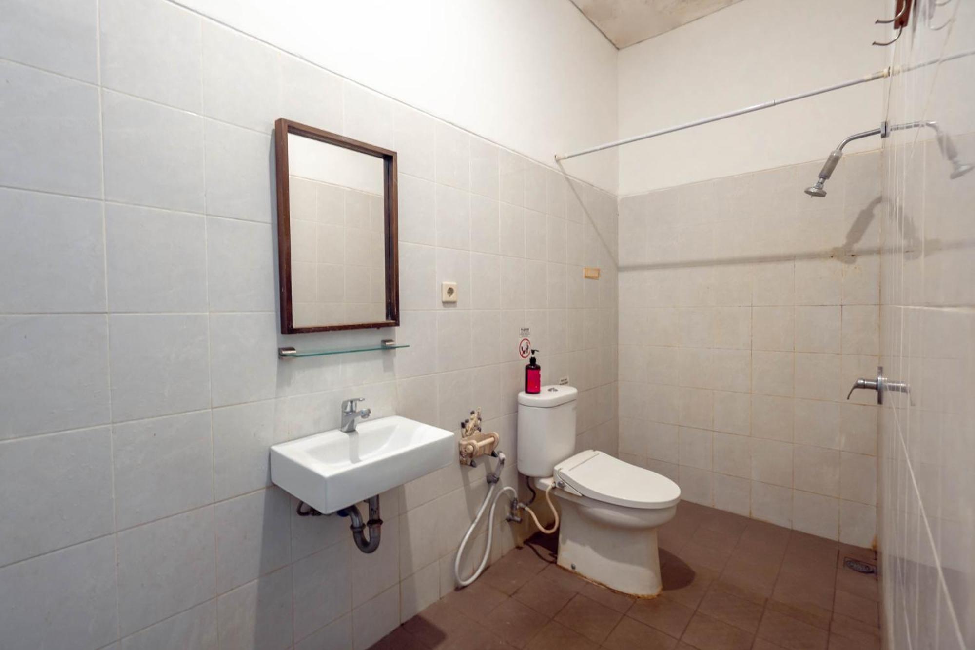 Reddoorz Near Pantai Sanur Bali 2*