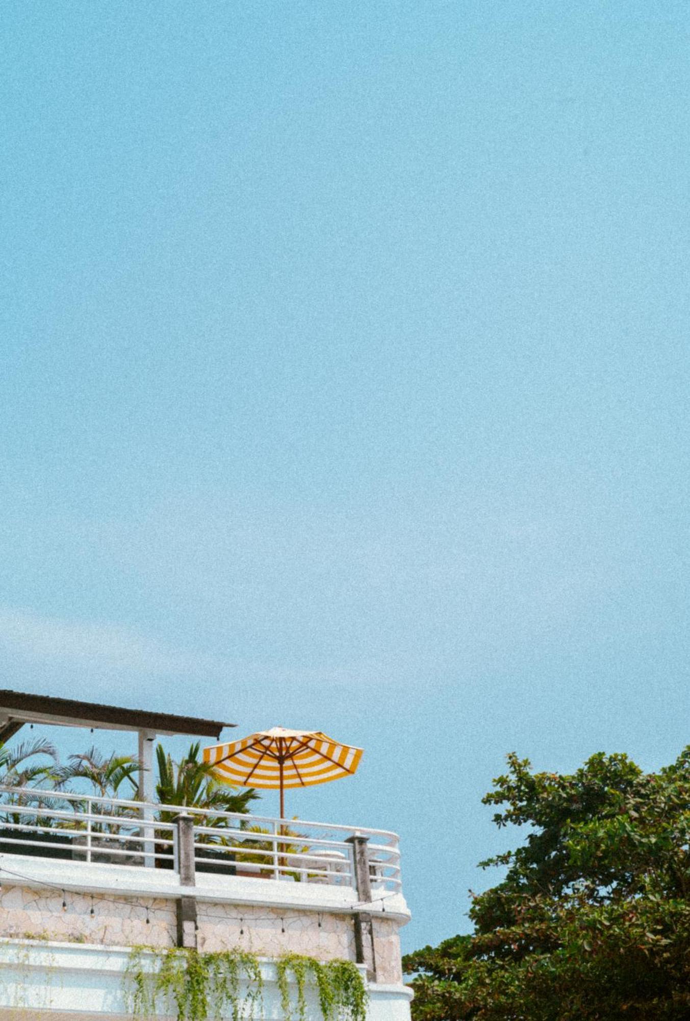 Bombora Medewi Hotel 4*