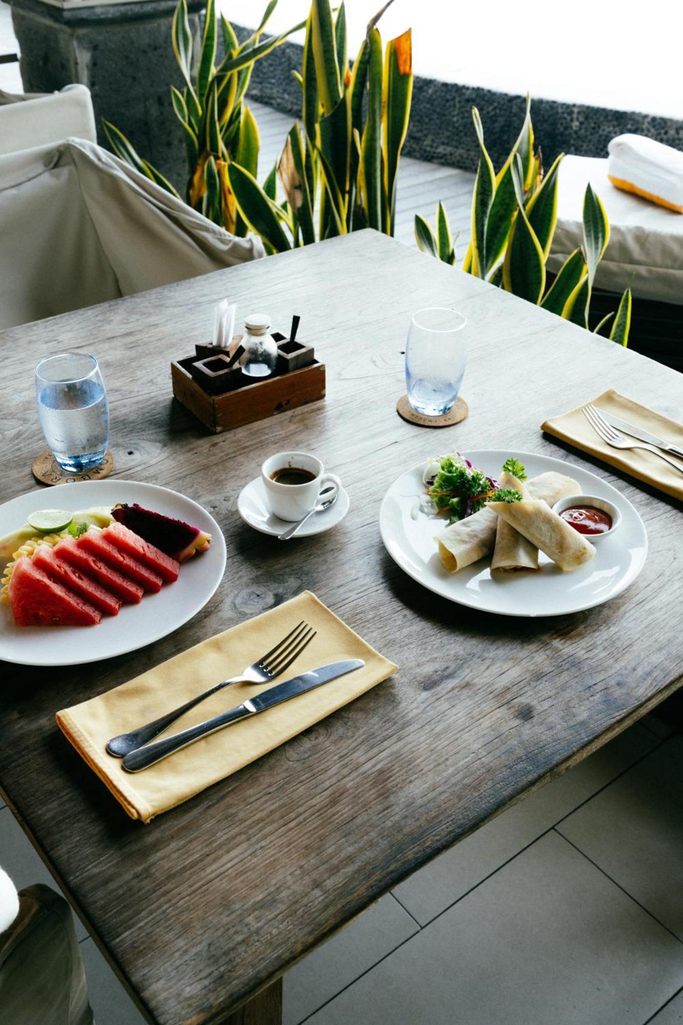 Hotel Bombora Medewi 4*