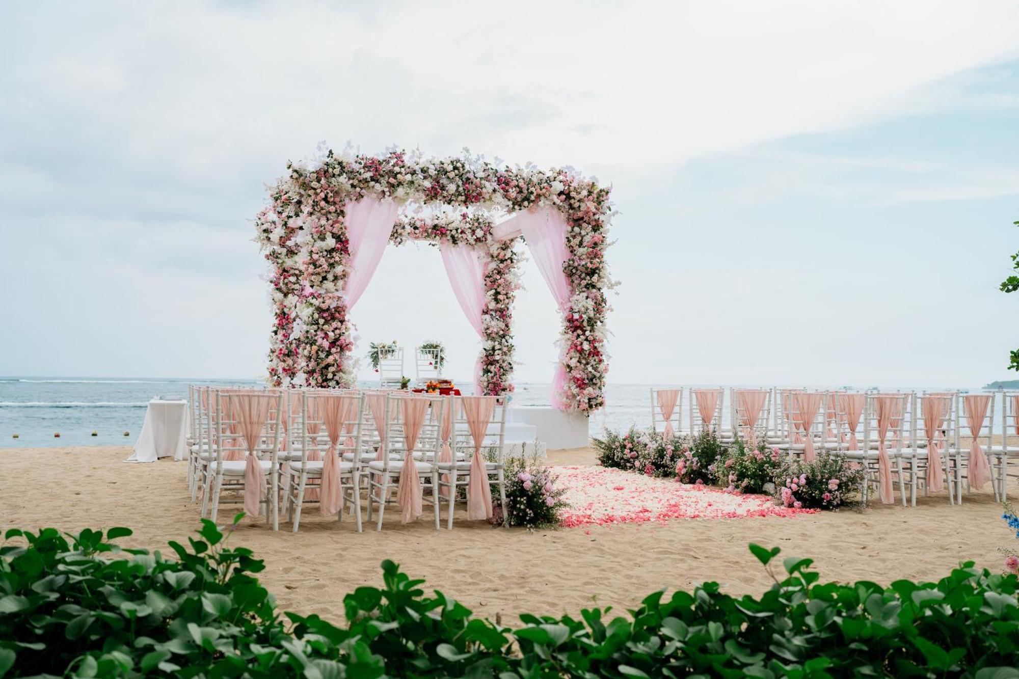 Bali Nusa Dua By Ihg Resort 5*