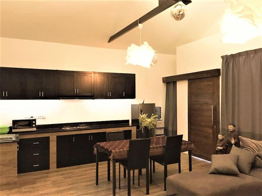 Sexy Nomad Luxury Studio, Kitchen & Wi-fi In Umalas Canggu (Bali)