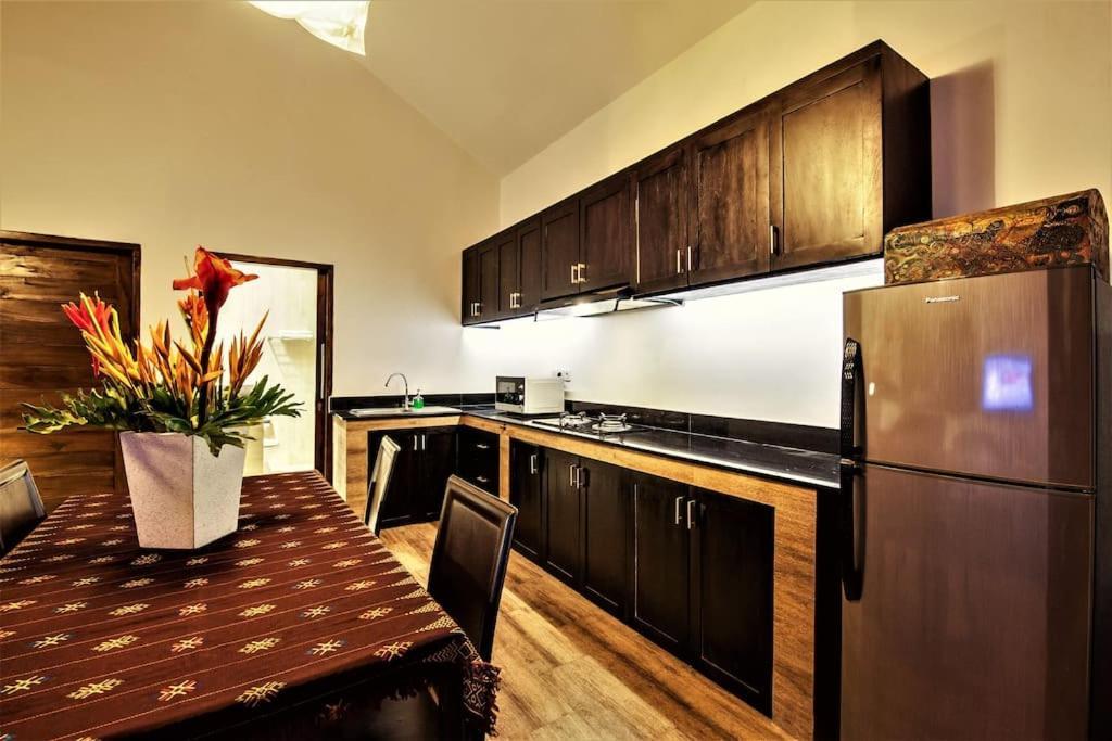 Sexy Nomad Luxury Studio, Kitchen & Wi-fi In Umalas Apartment Canggu (Bali)