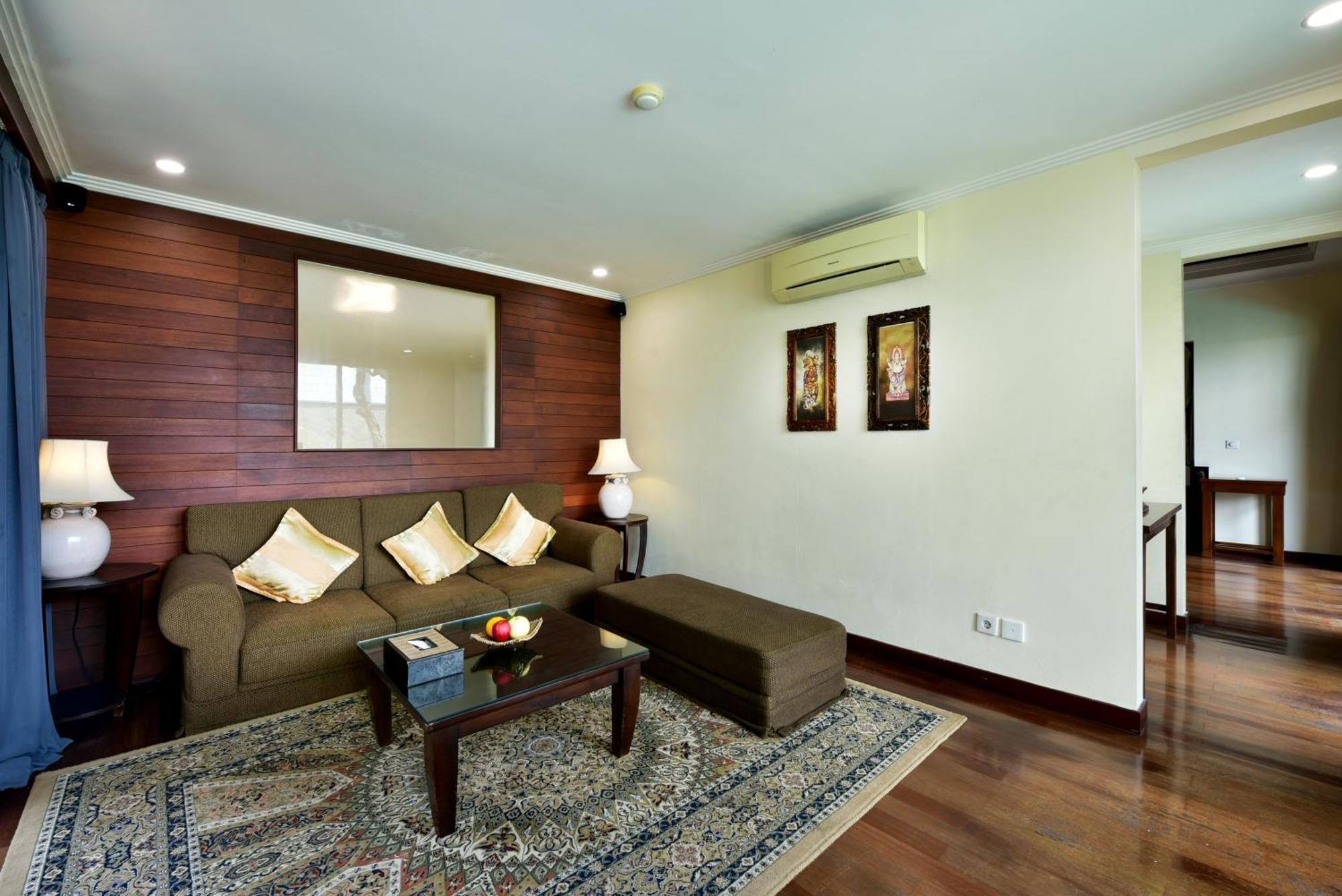 Villa The Khayangan Dreams Villa,
