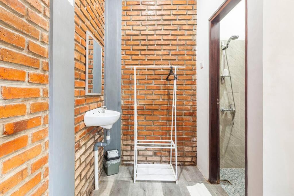The Backyard House Guest house