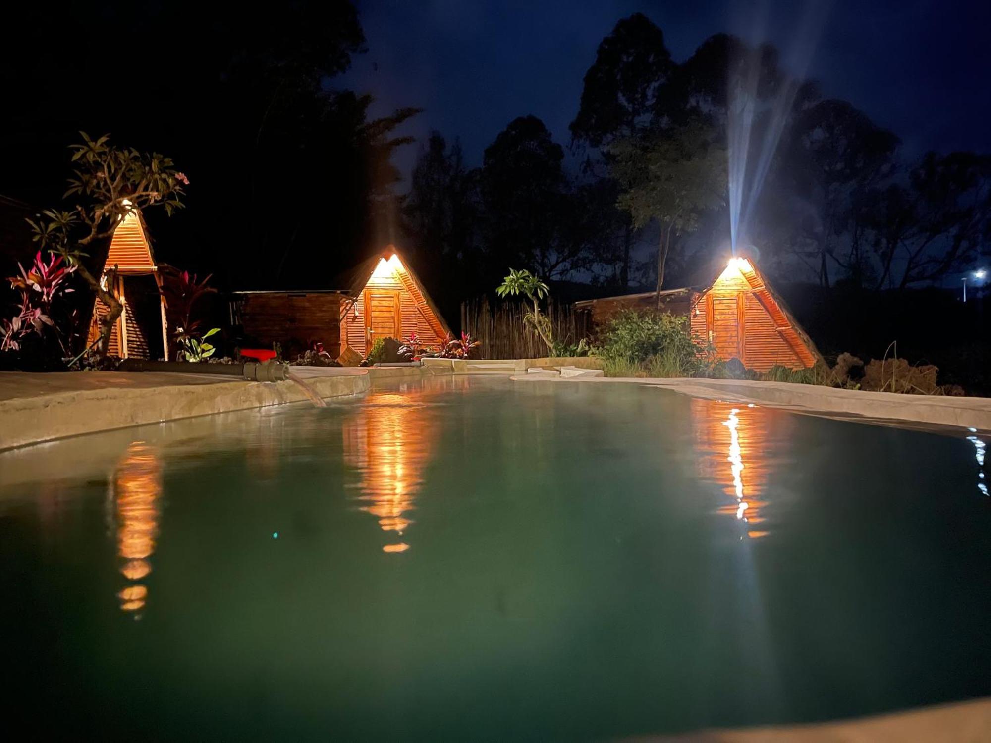 Triangular House And Hot Spring Guest house *