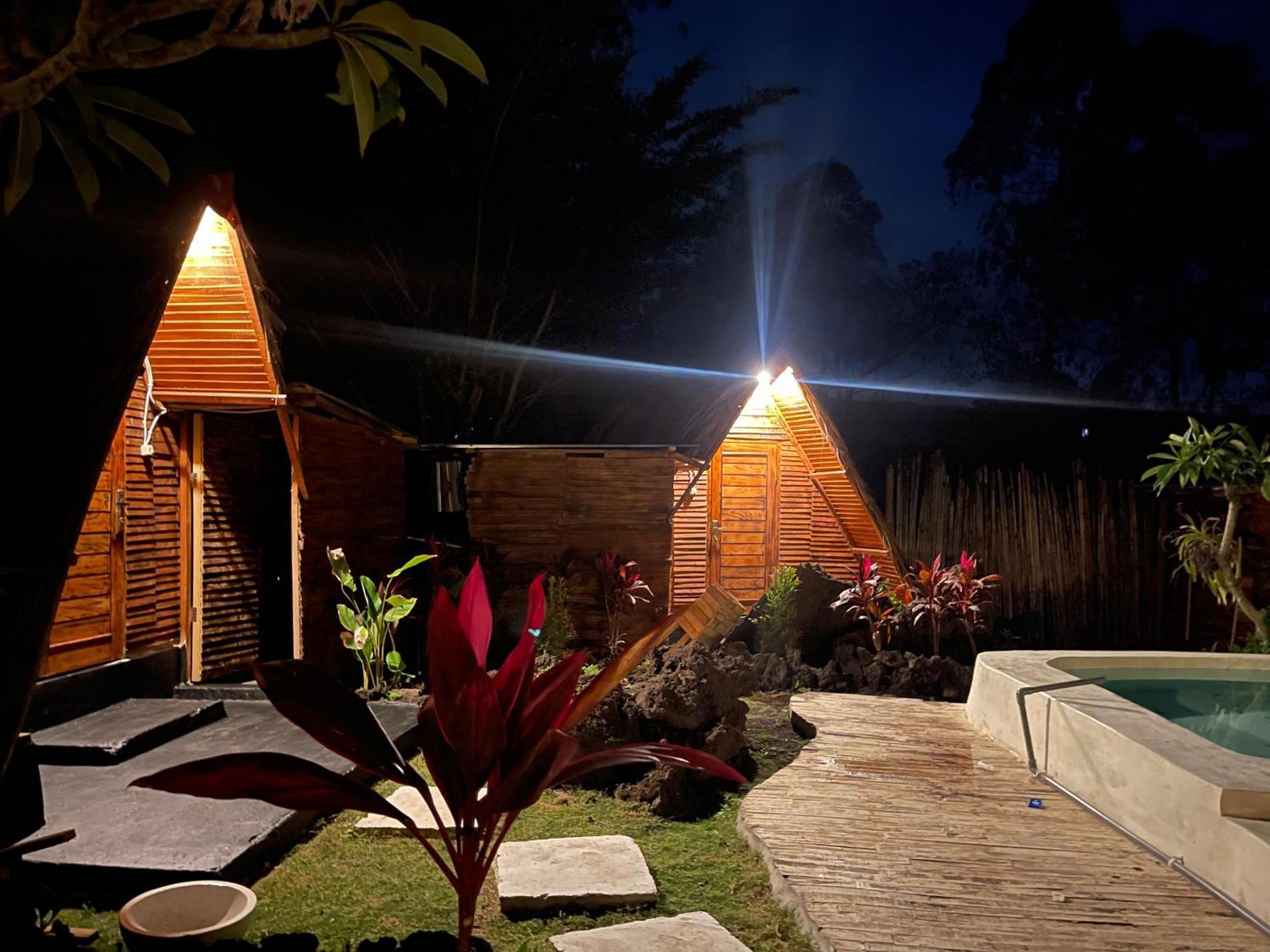 Guest house Triangular House And Hot Spring Kubupenlokan