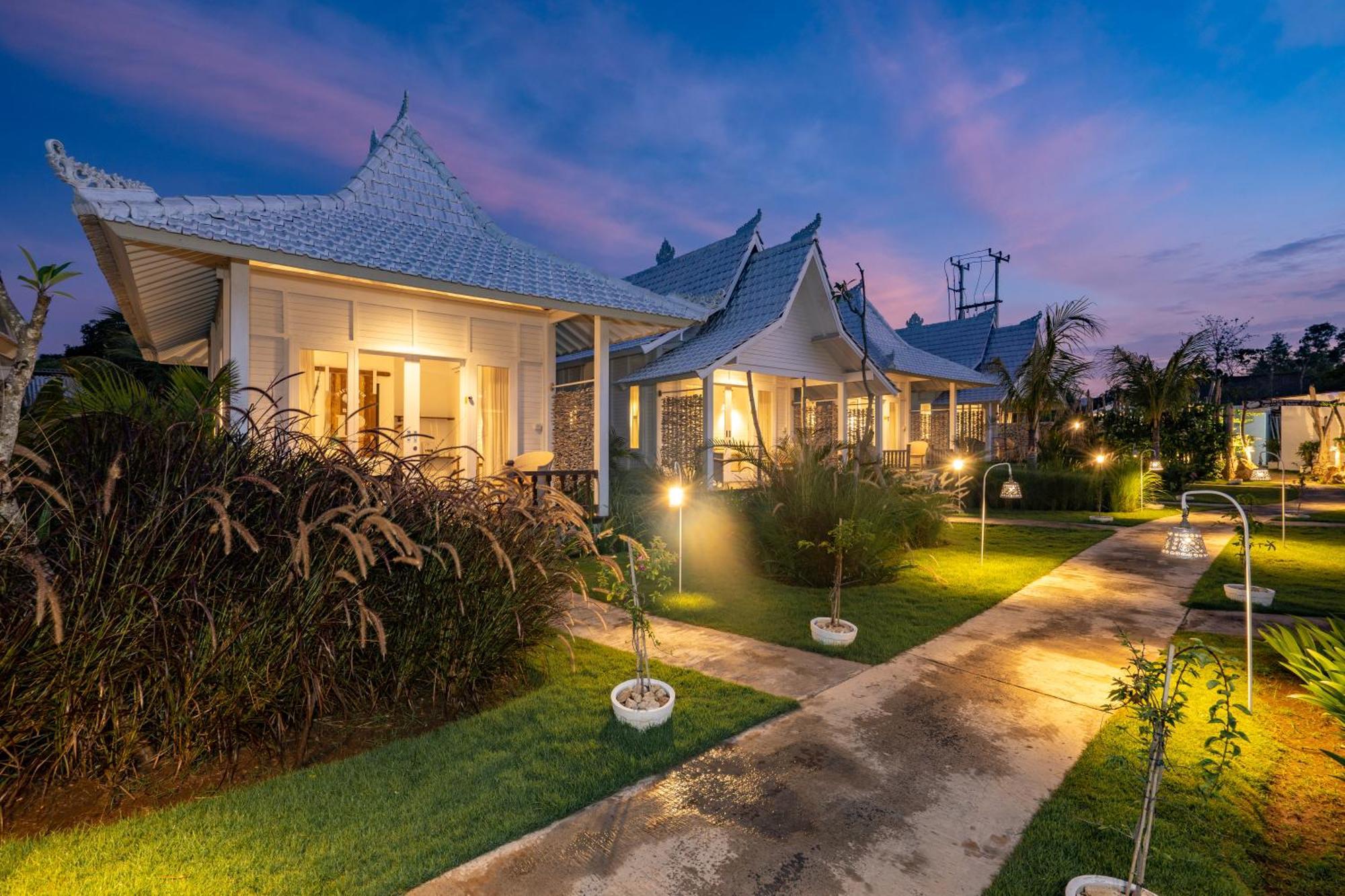 Hotel Paus Putih Nusa Lembongan (Bali)