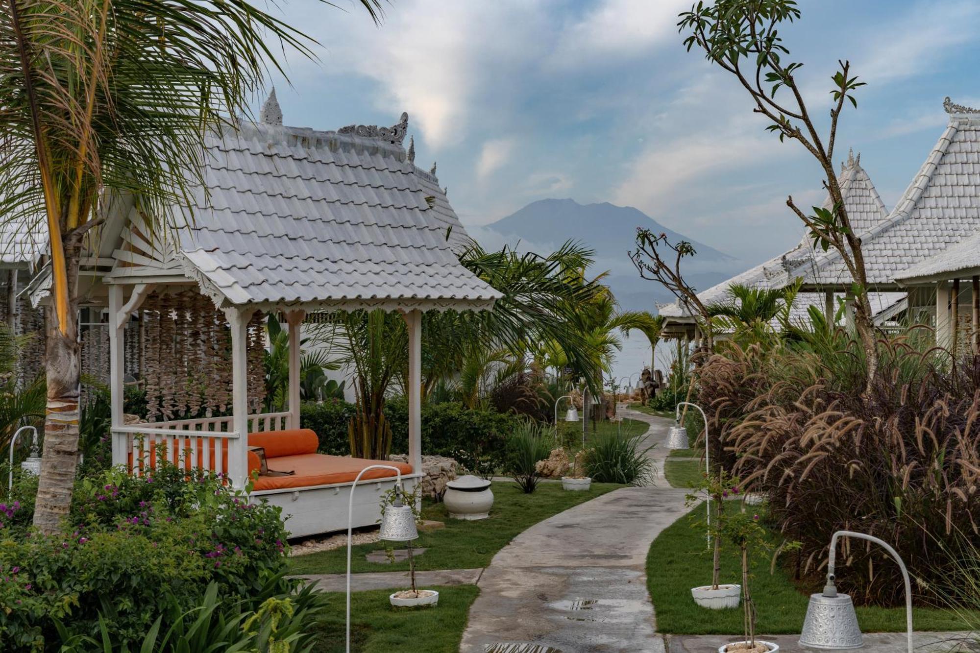 Hotel Paus Putih
