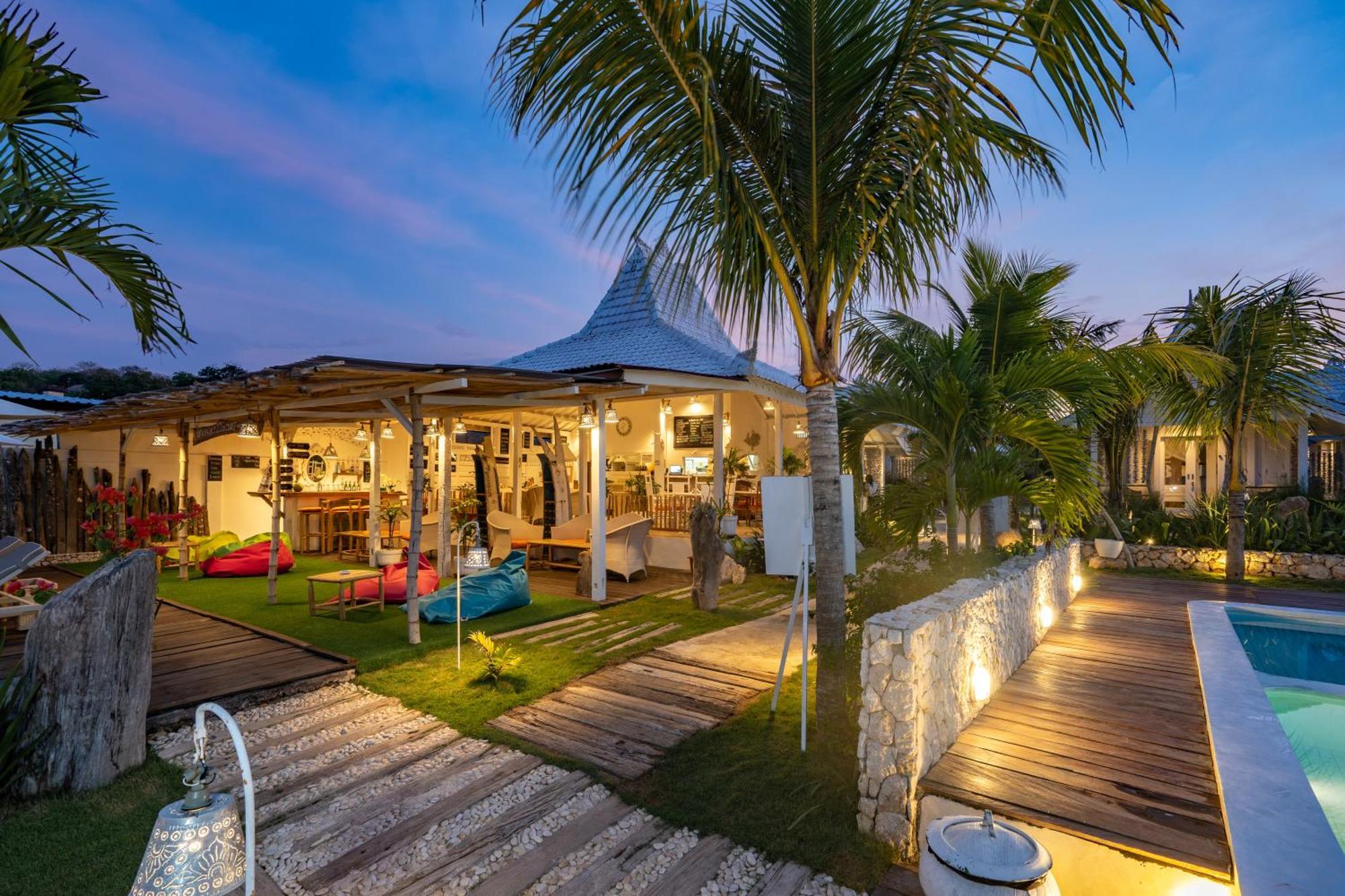 Hotel Paus Putih 3*