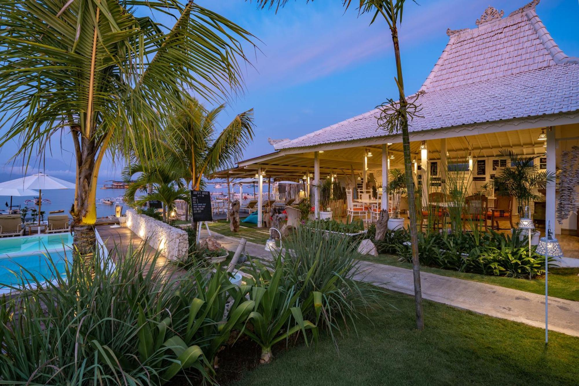 Paus Putih Nusa Lembongan (Bali)