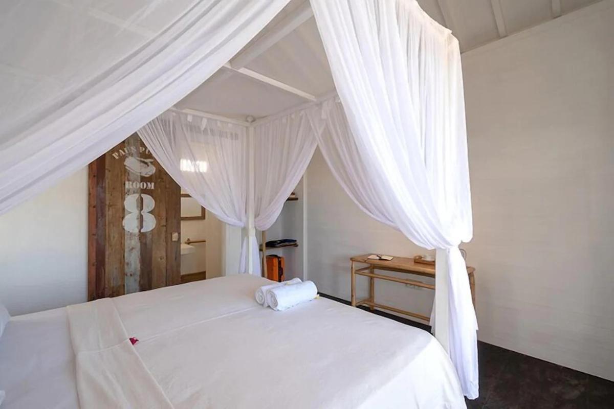 Hotel Paus Putih 3*