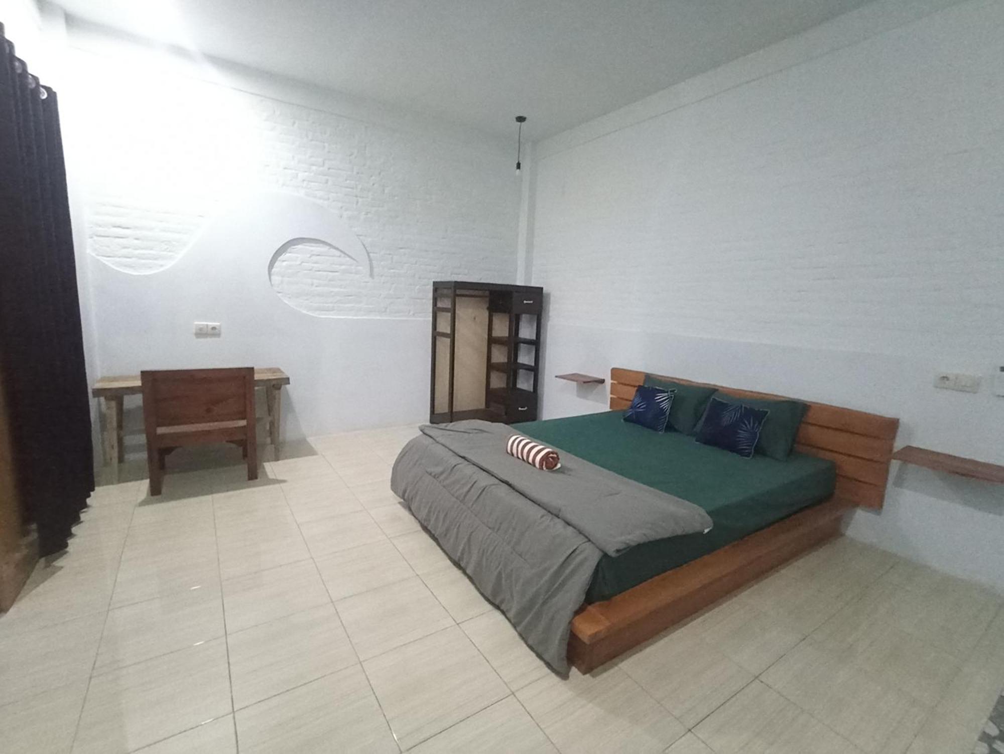 Ayolah Surf House &surf Camp Homestay Jembrana (Bali)