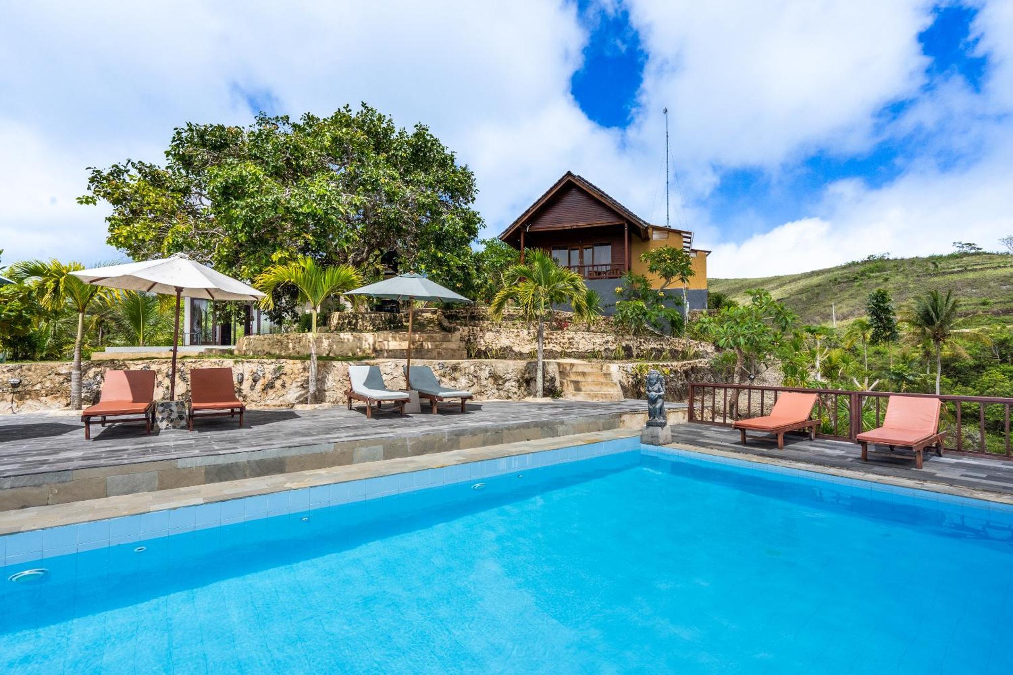 Pini Sentana Village Nusa Penida 3*