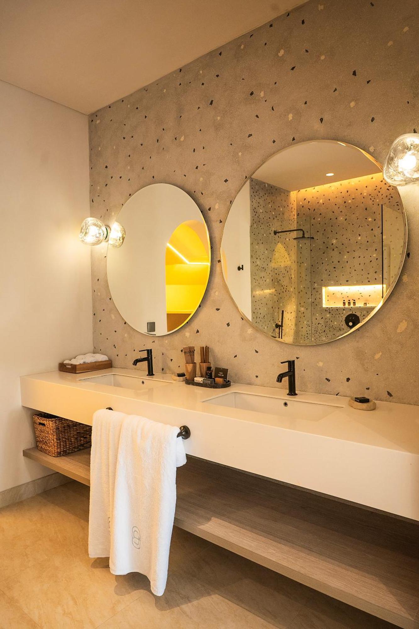 Poco Poco By Aayan Hotel 5*