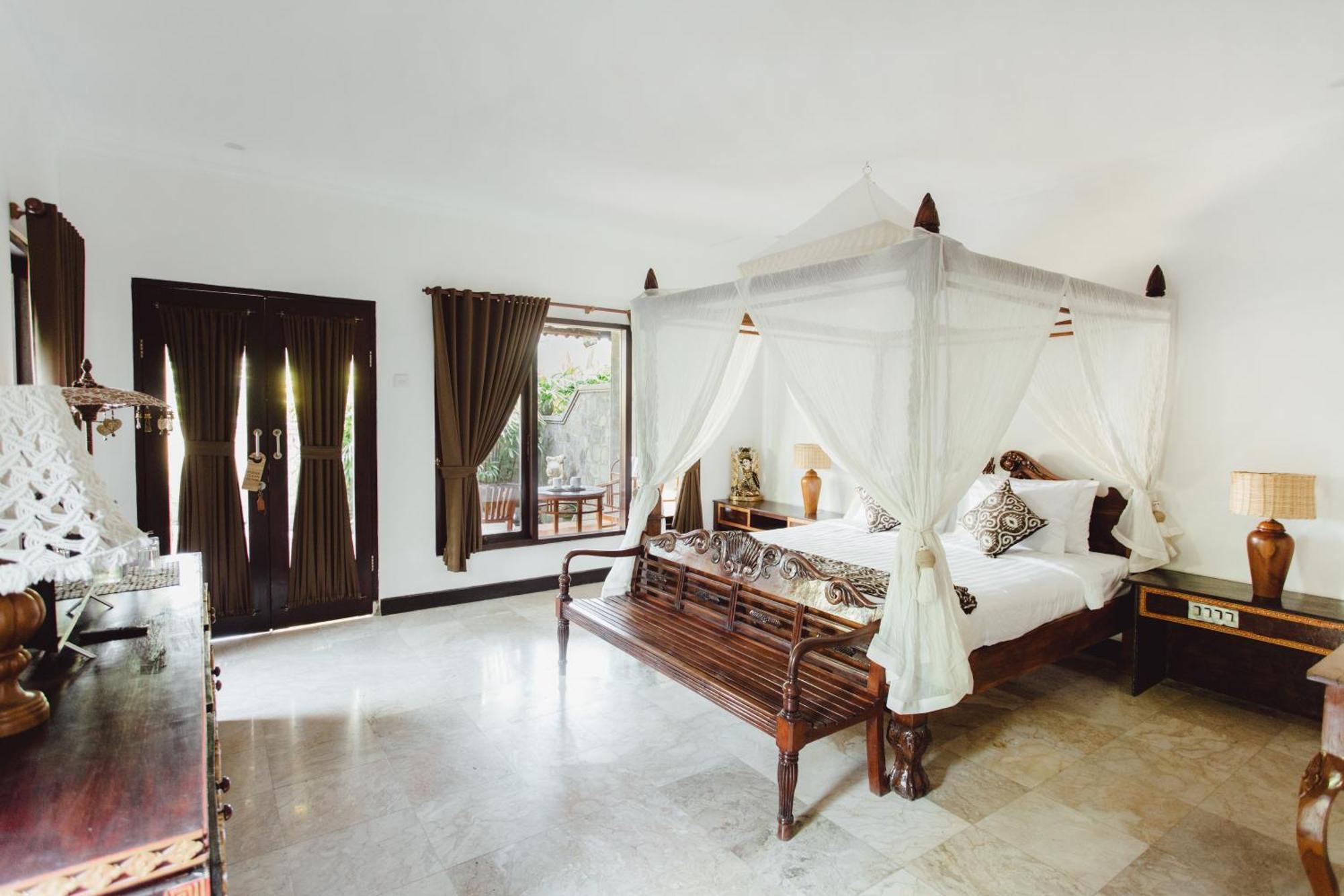 Kishi-kishi Artvilla Bed & Breakfast Blahbatu