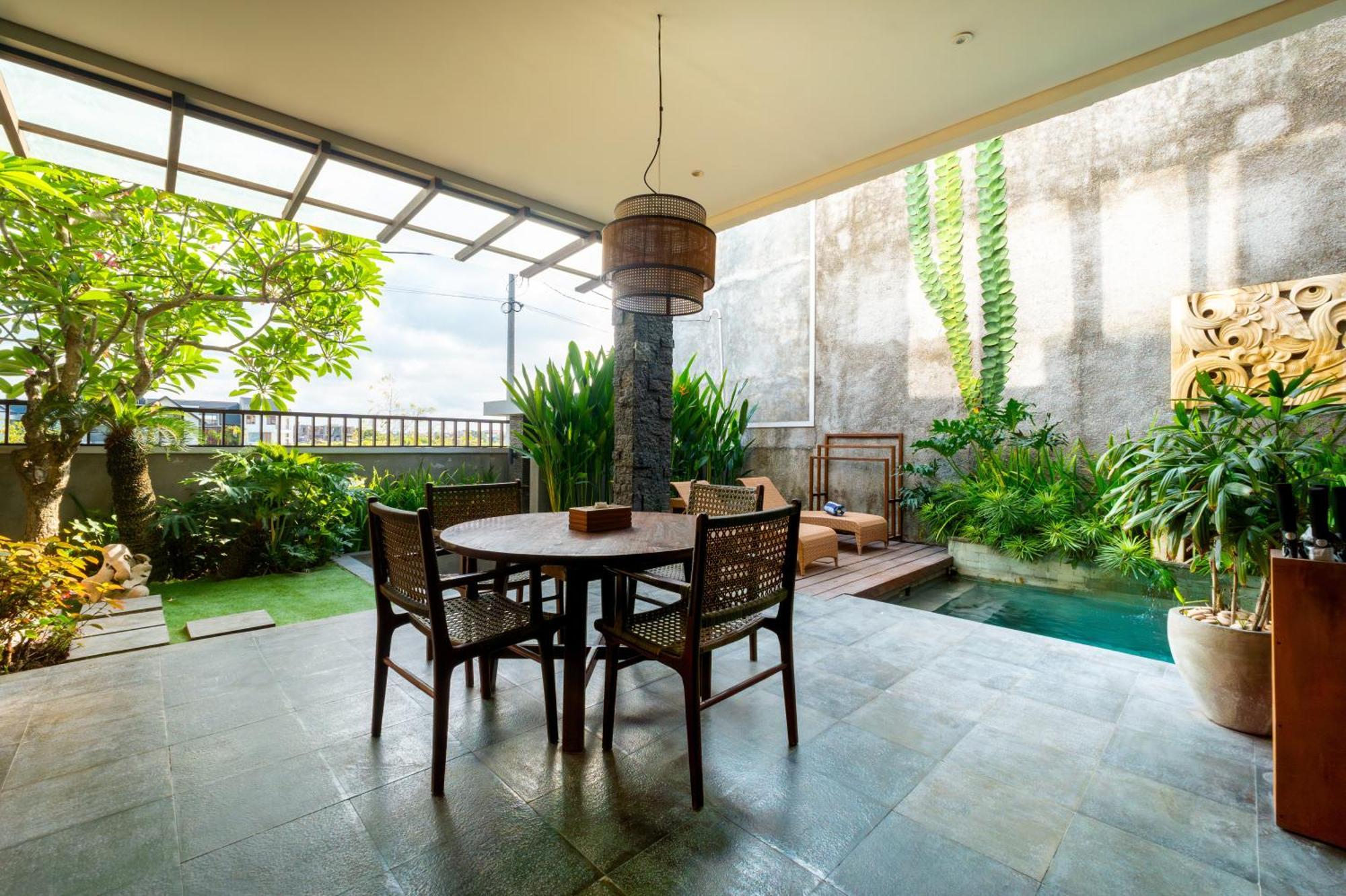 Angan-angan Villa