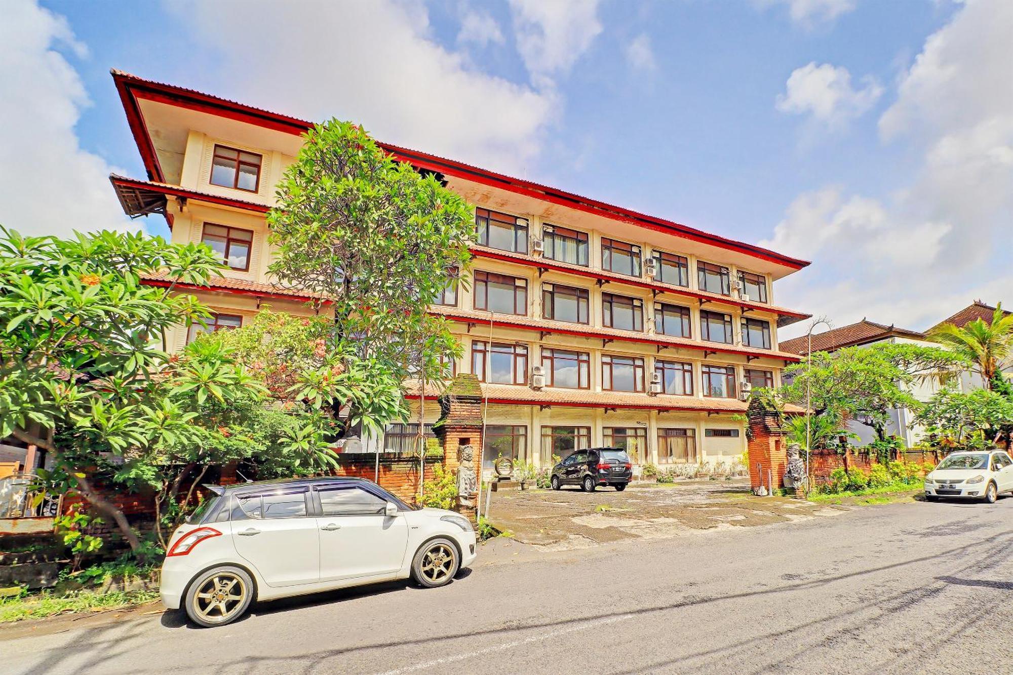 Super Oyo 91870 Warna Kedaton Hotel