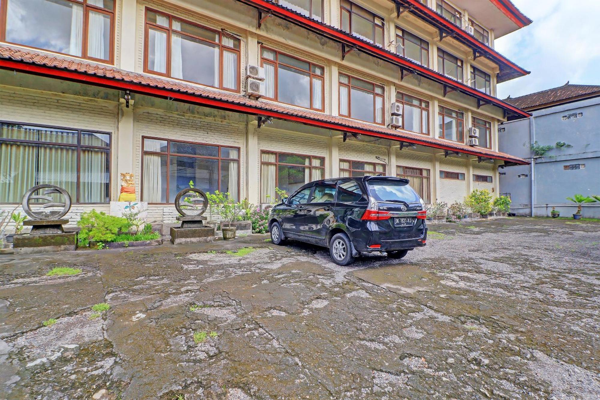 Super Oyo 91870 Warna Kedaton Hotel 2*