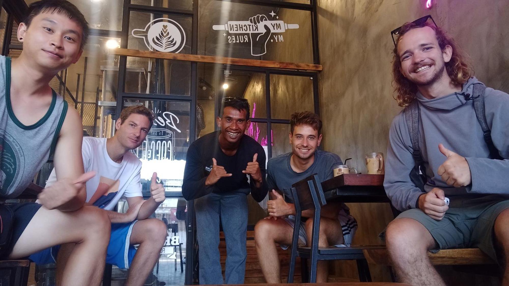 Homestay Ayolah Surf House &surf Camp