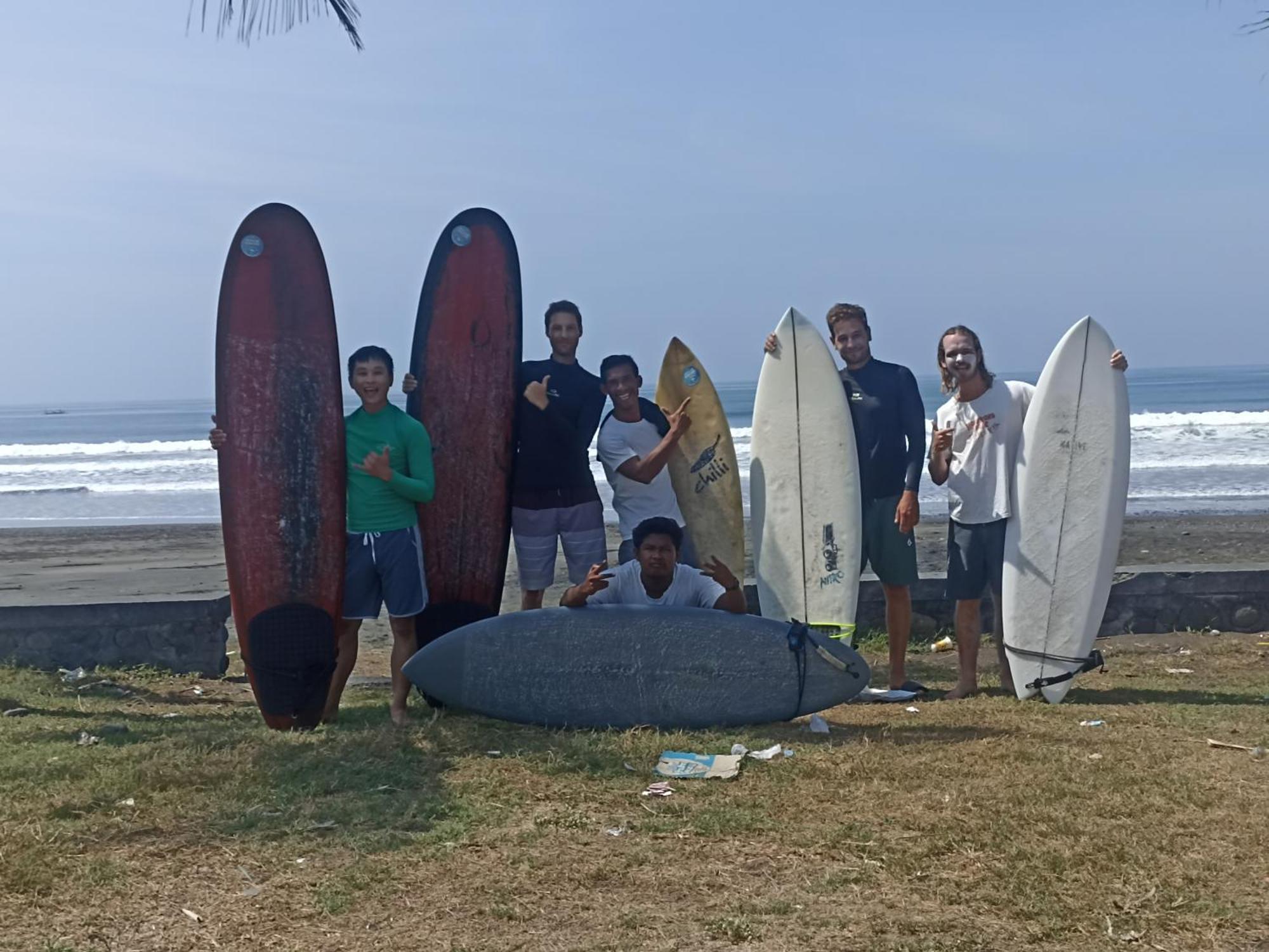 Homestay Ayolah Surf House &surf Camp Jembrana (Bali)