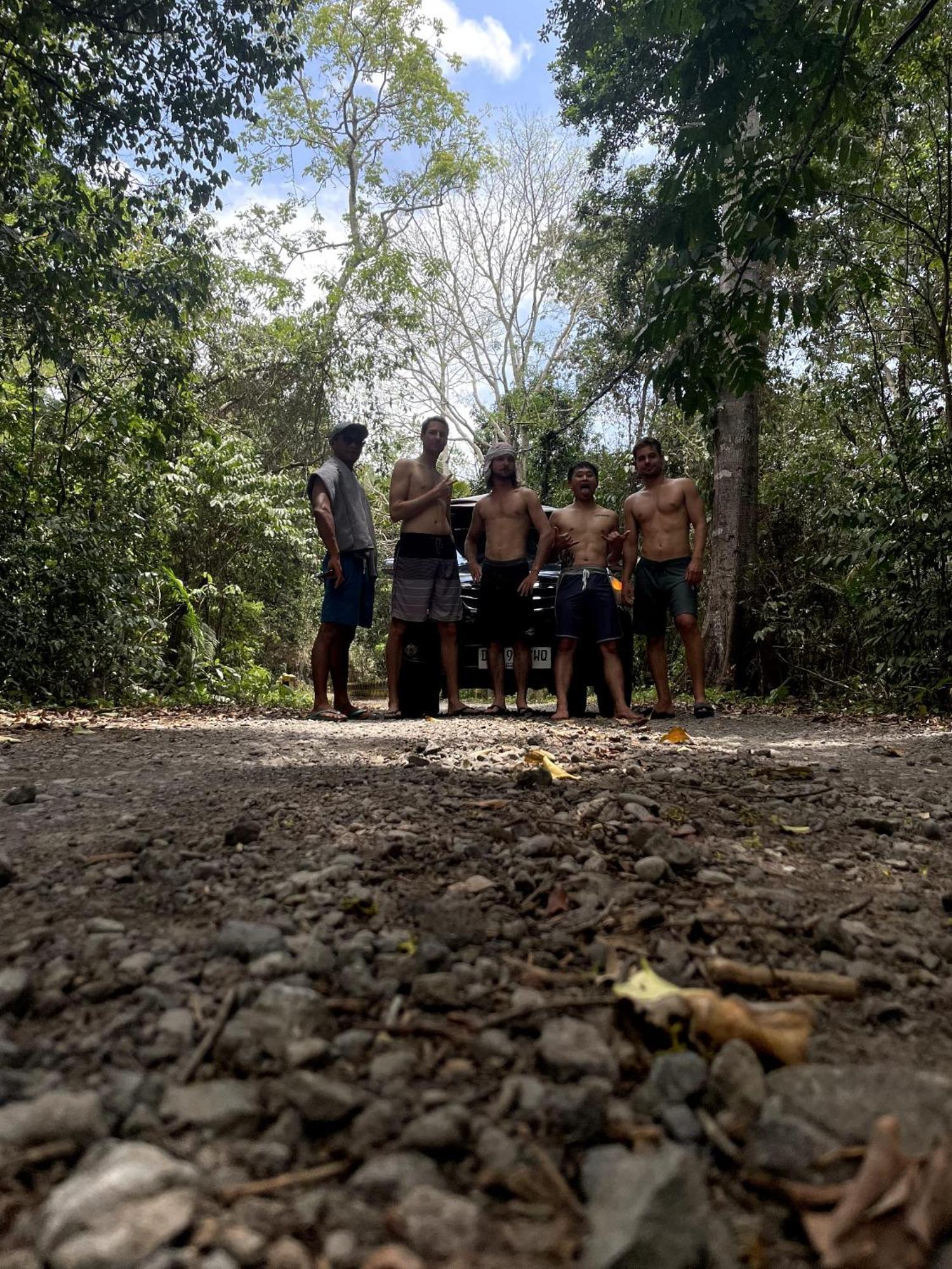 Ayolah Surf House &surf Camp *