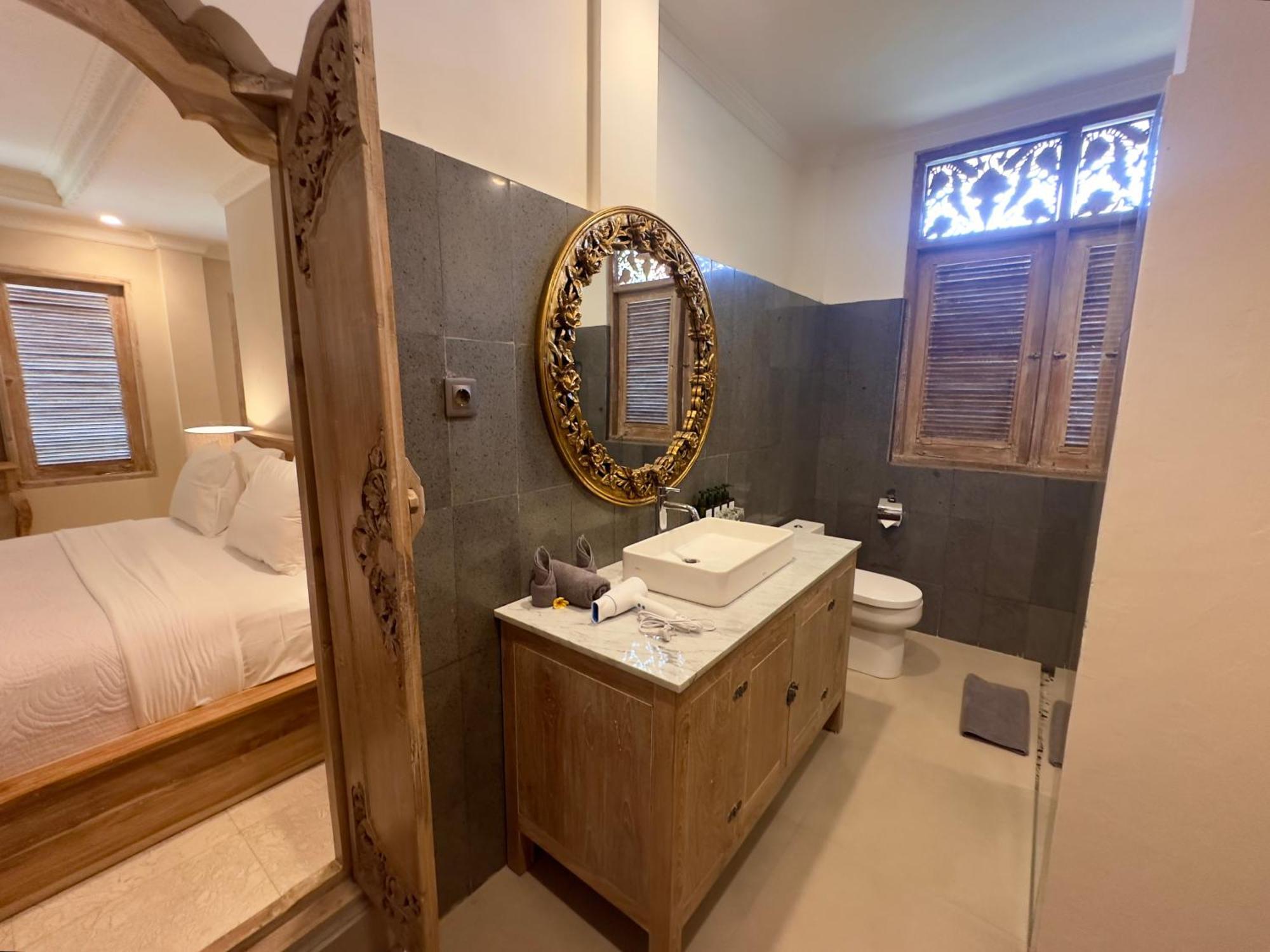 Honeymoon Guest house 3*