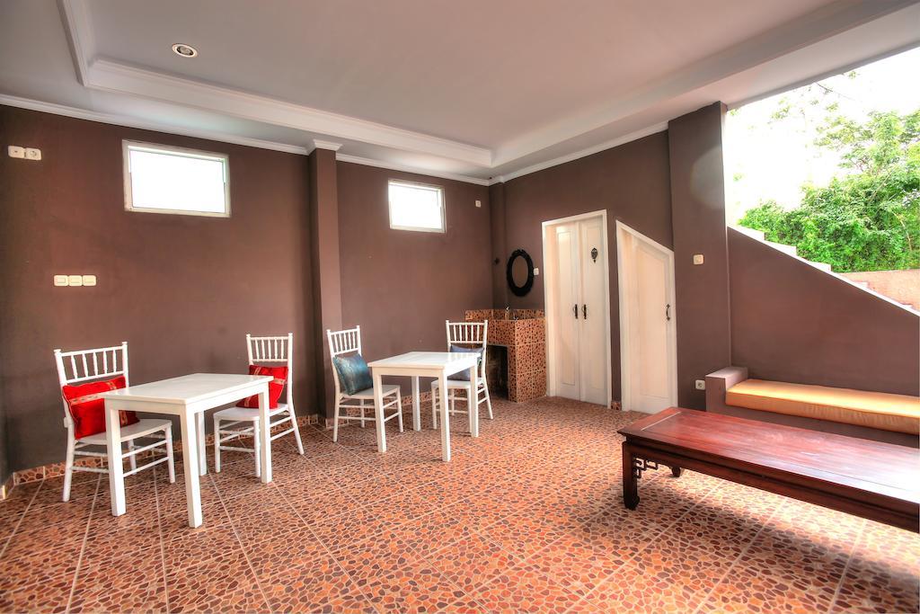 Rumah Una Guest house *