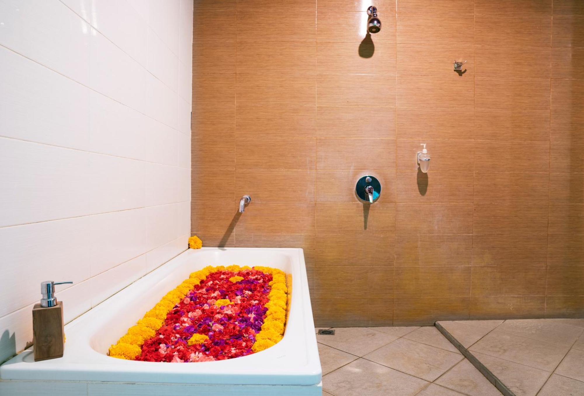 Tropical Garden Hotel 4*