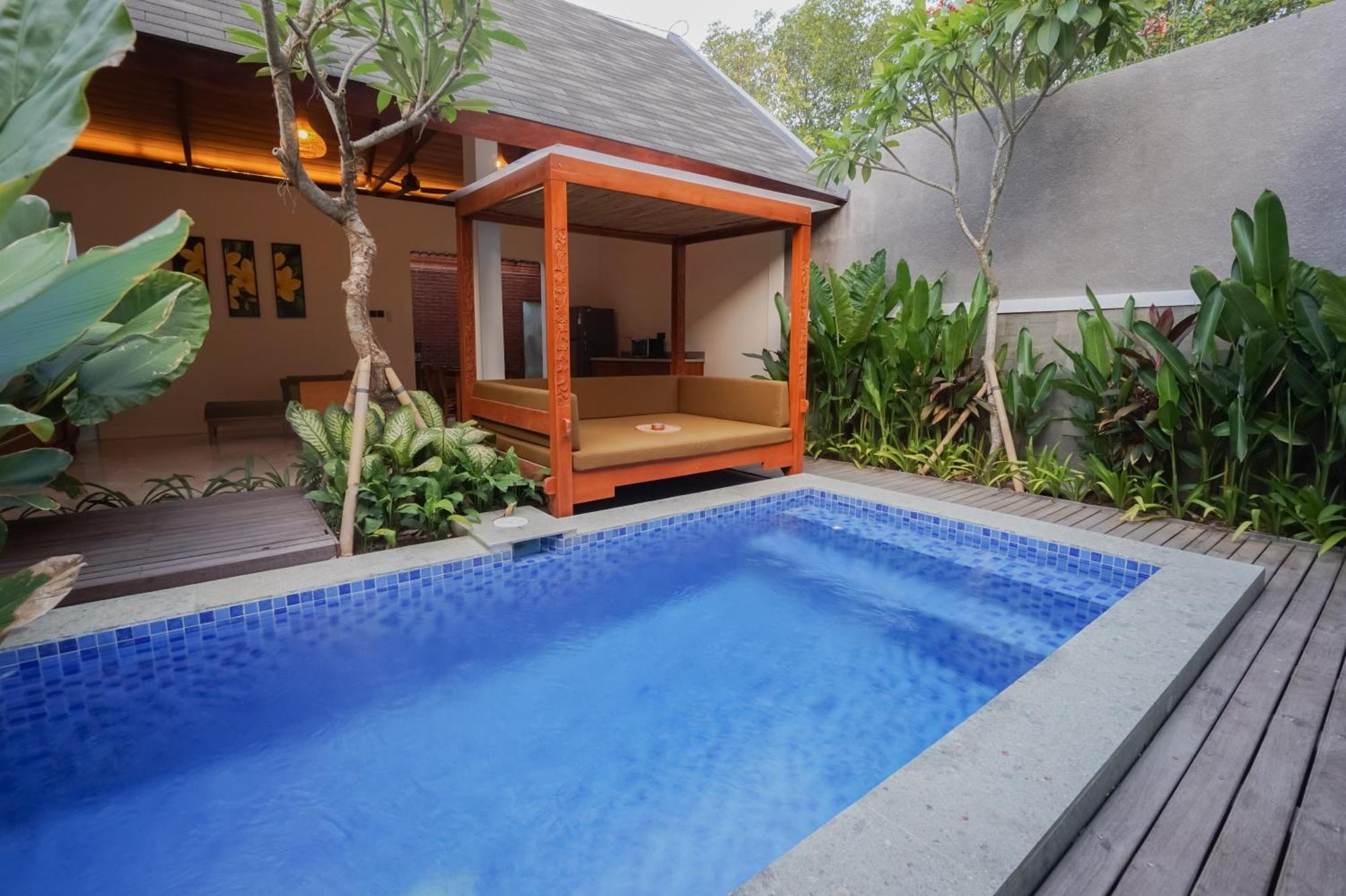 Bulan Bali Jimbaran (Bali)