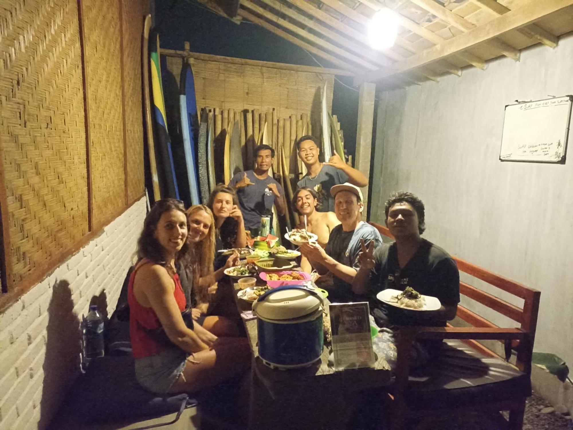 Homestay Ayolah Surf House &surf Camp Jembrana (Bali)