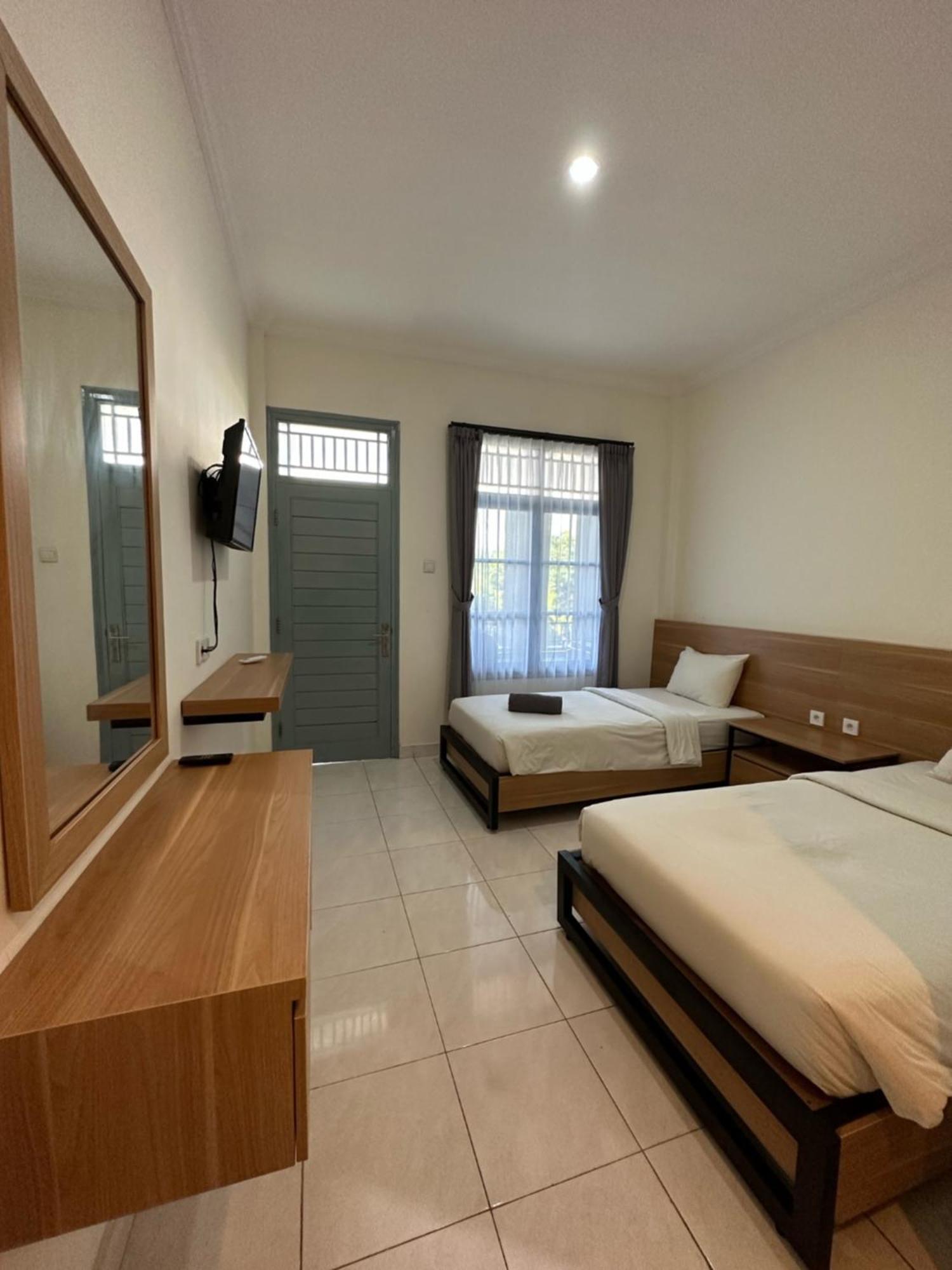Guest house Anyar 2*