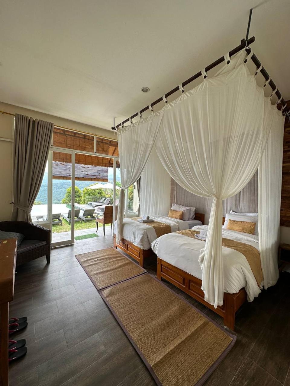 Resort Atres Sari 2*