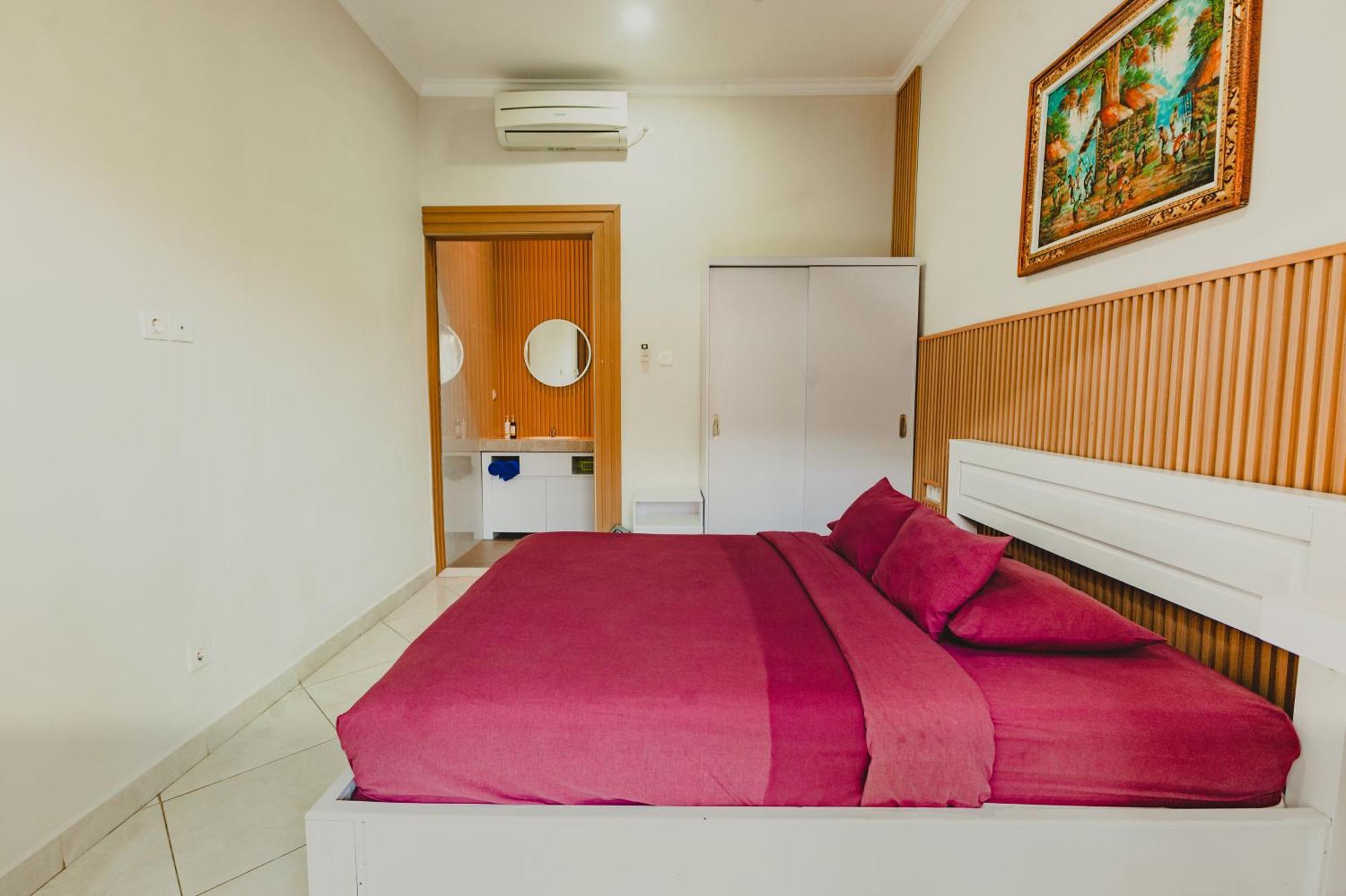 Happy Devi Guest house 2*