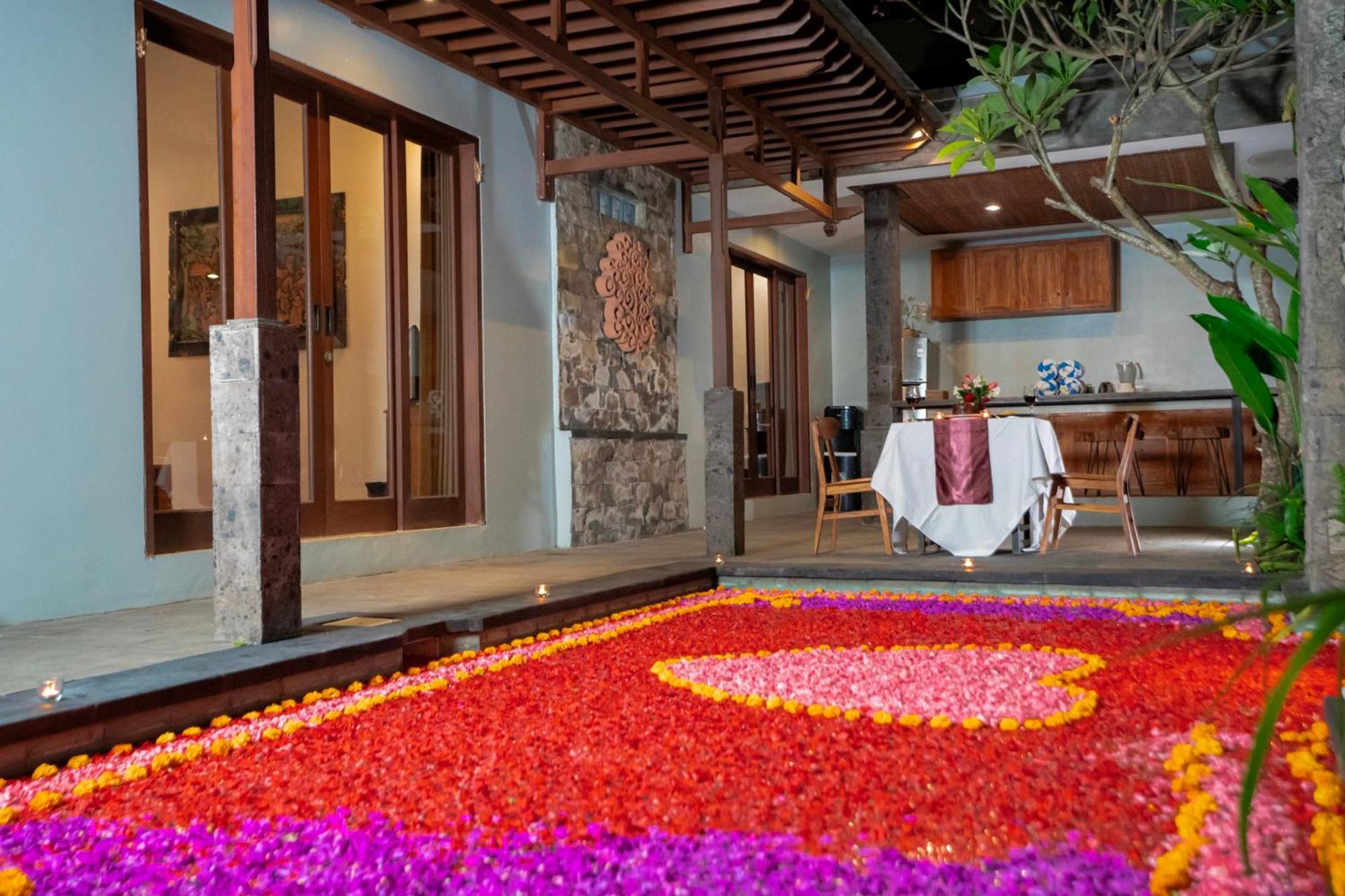 Kusuma Living And Villa *